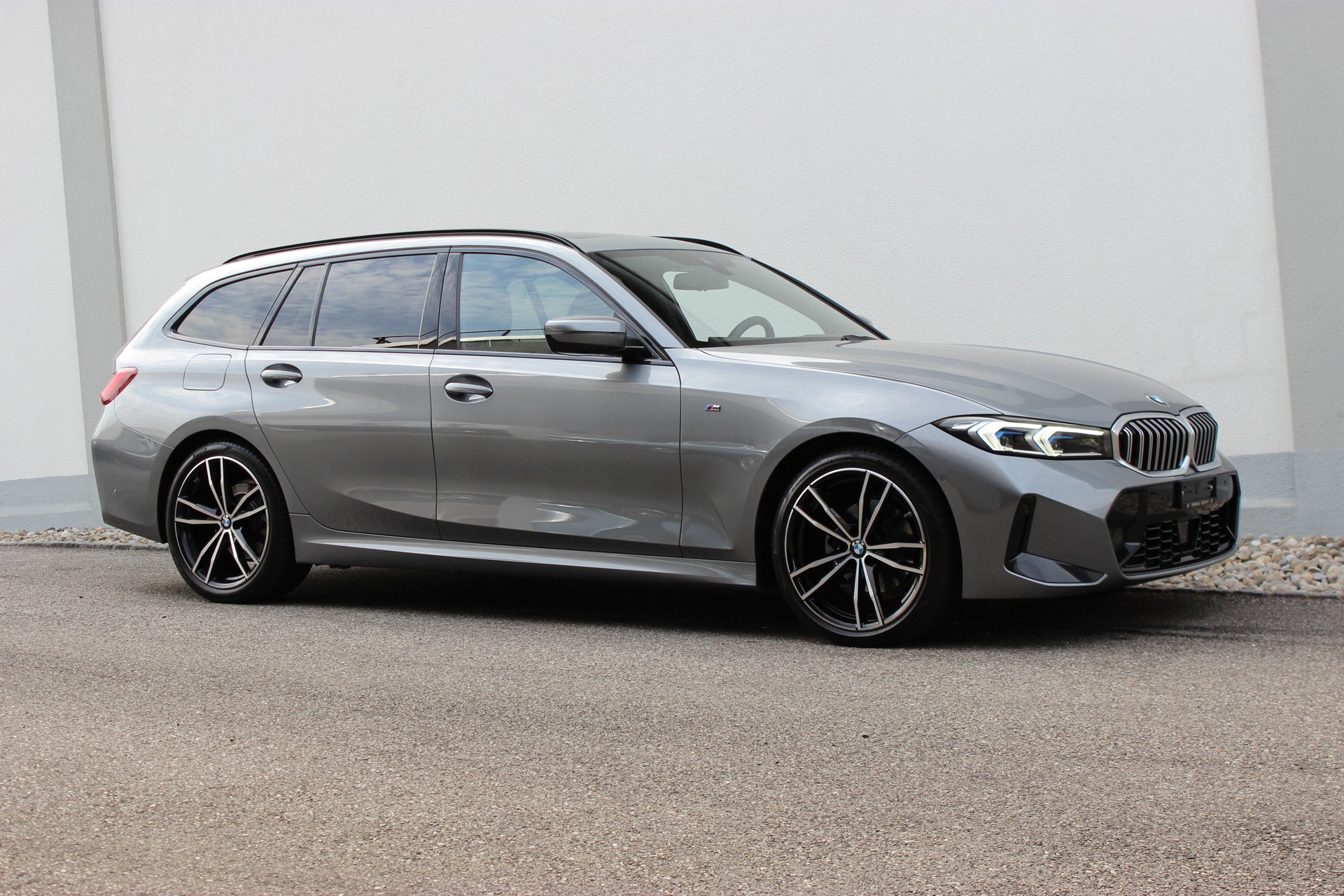 BMW 320d xDrive 48V Touring M SPORTPAKET-image-5