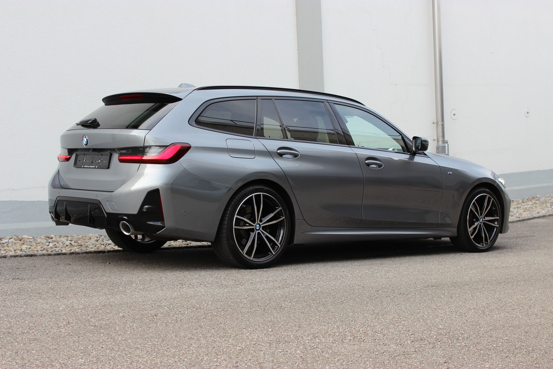 BMW 320d xDrive 48V Touring M SPORTPAKET-showroom-element-2