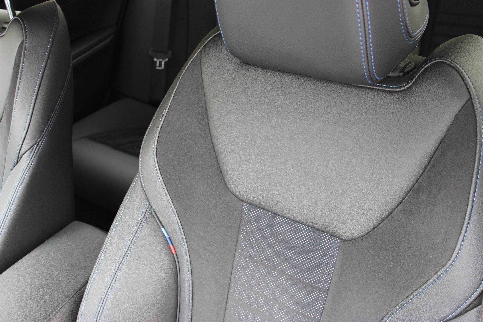 BMW 320d xDrive 48V Touring M SPORTPAKET-image-16