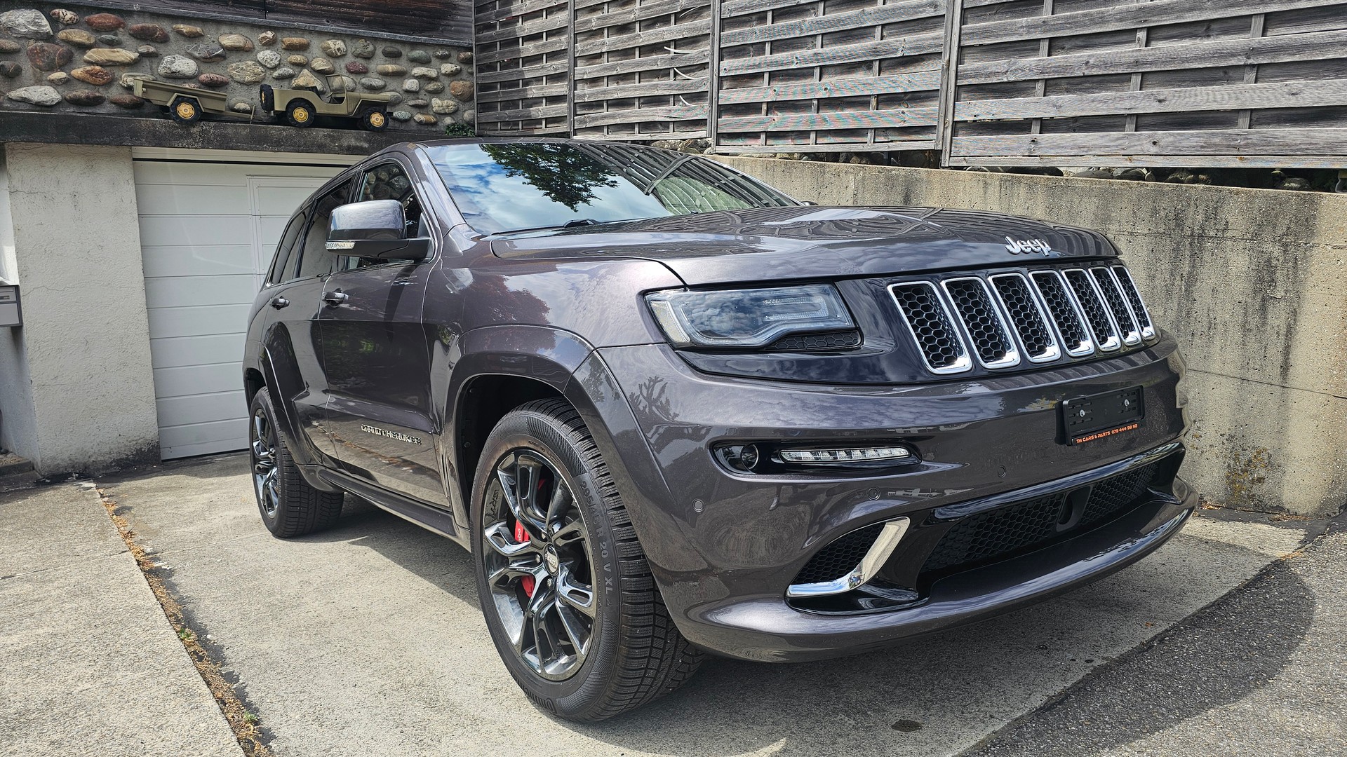 JEEP Grand Cherokee 6.4 V8 HEMI SRT8 Automatic