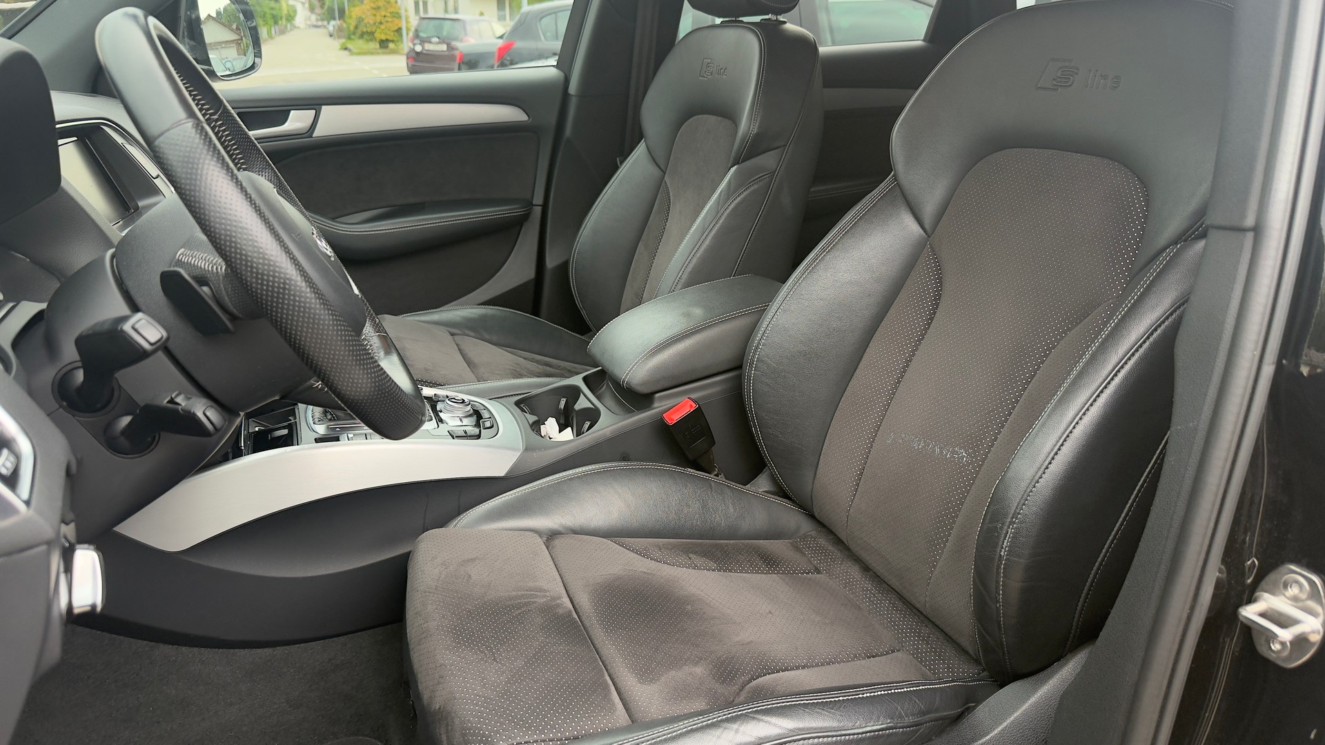AUDI Q5 2.0 TFSI quattro tiptronic-image-12
