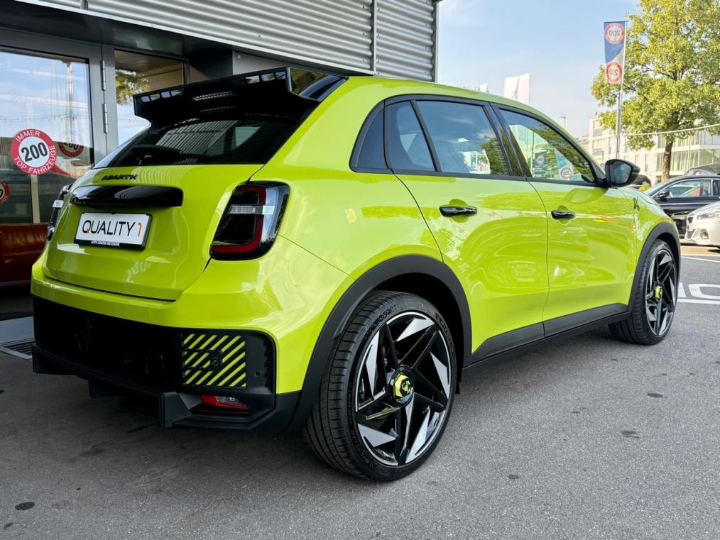 FIAT Abarth 600e Turismo-showroom-element-2