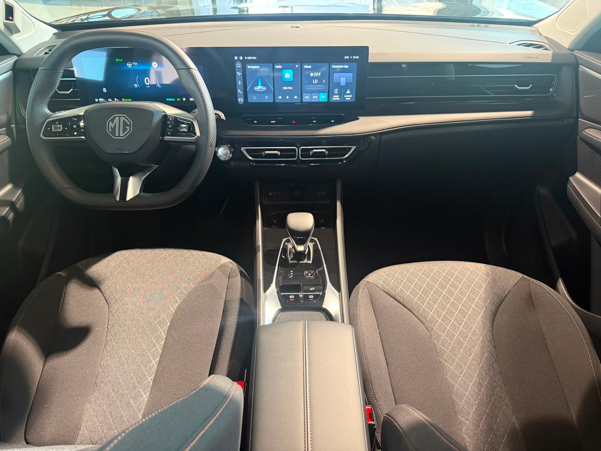 MG HS 1.5 T PHEV Comfort-image-12