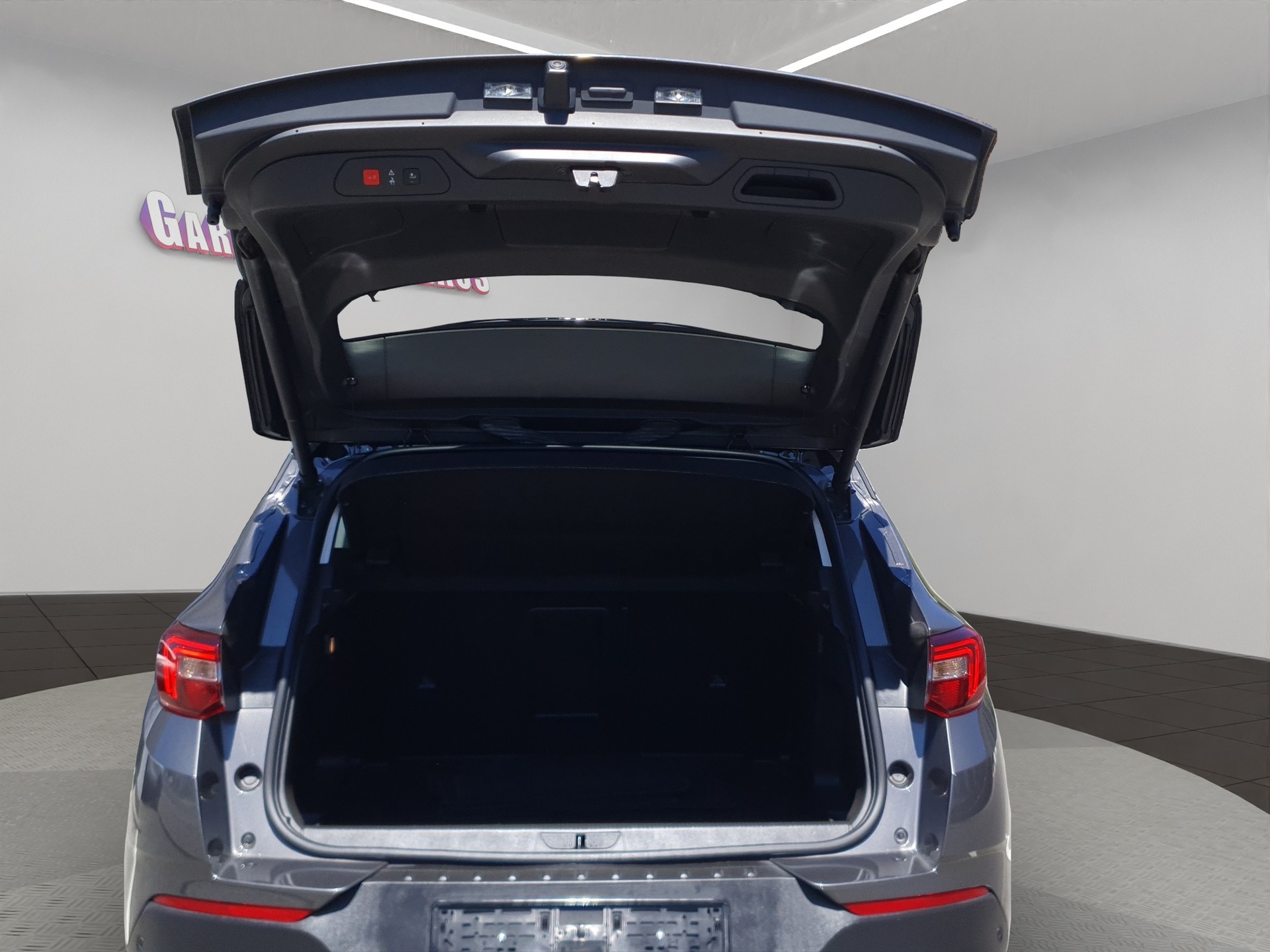 OPEL Grandland X 1.6 TP Ultimate Automatik-image-14