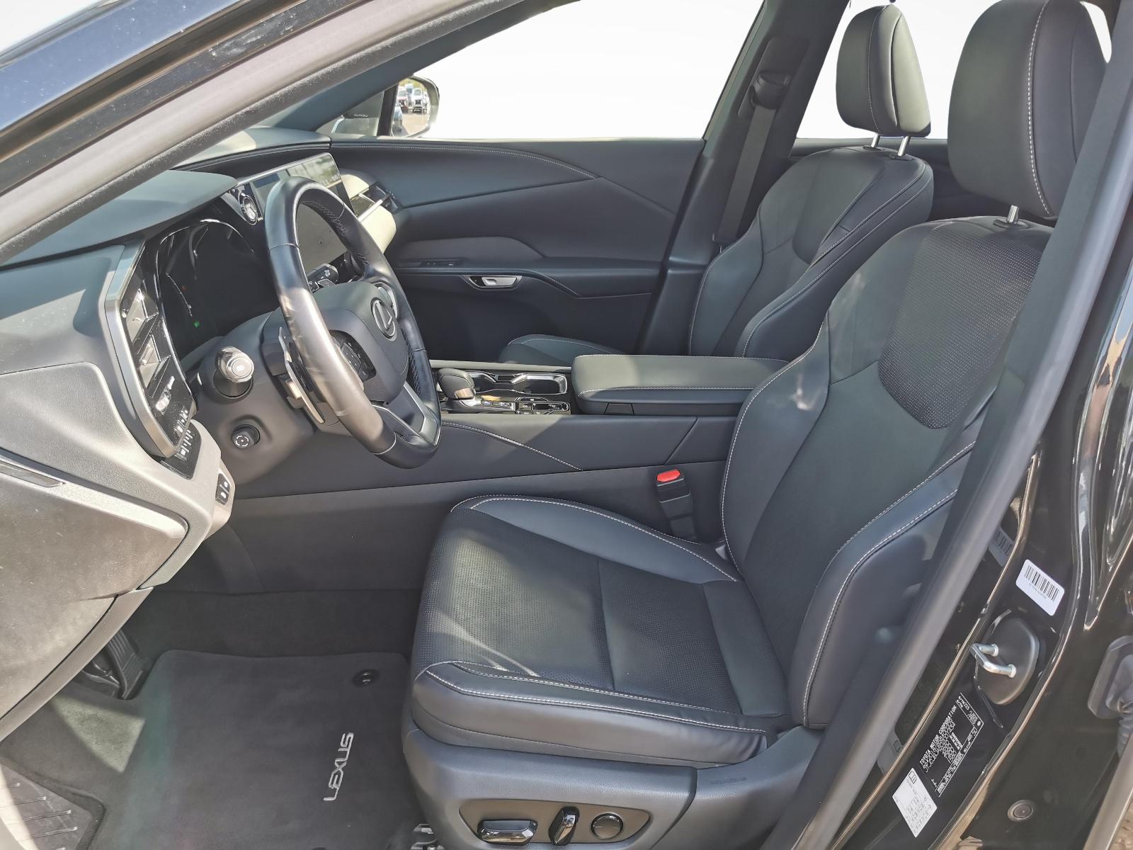 LEXUS RX 350h Comfort-showroom-element-1