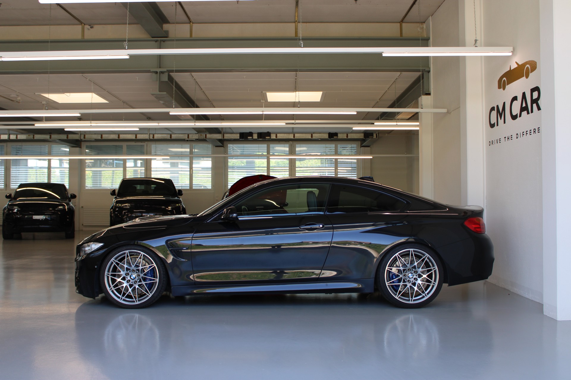 BMW M4 Competition Coupé DKG-showroom-element-3