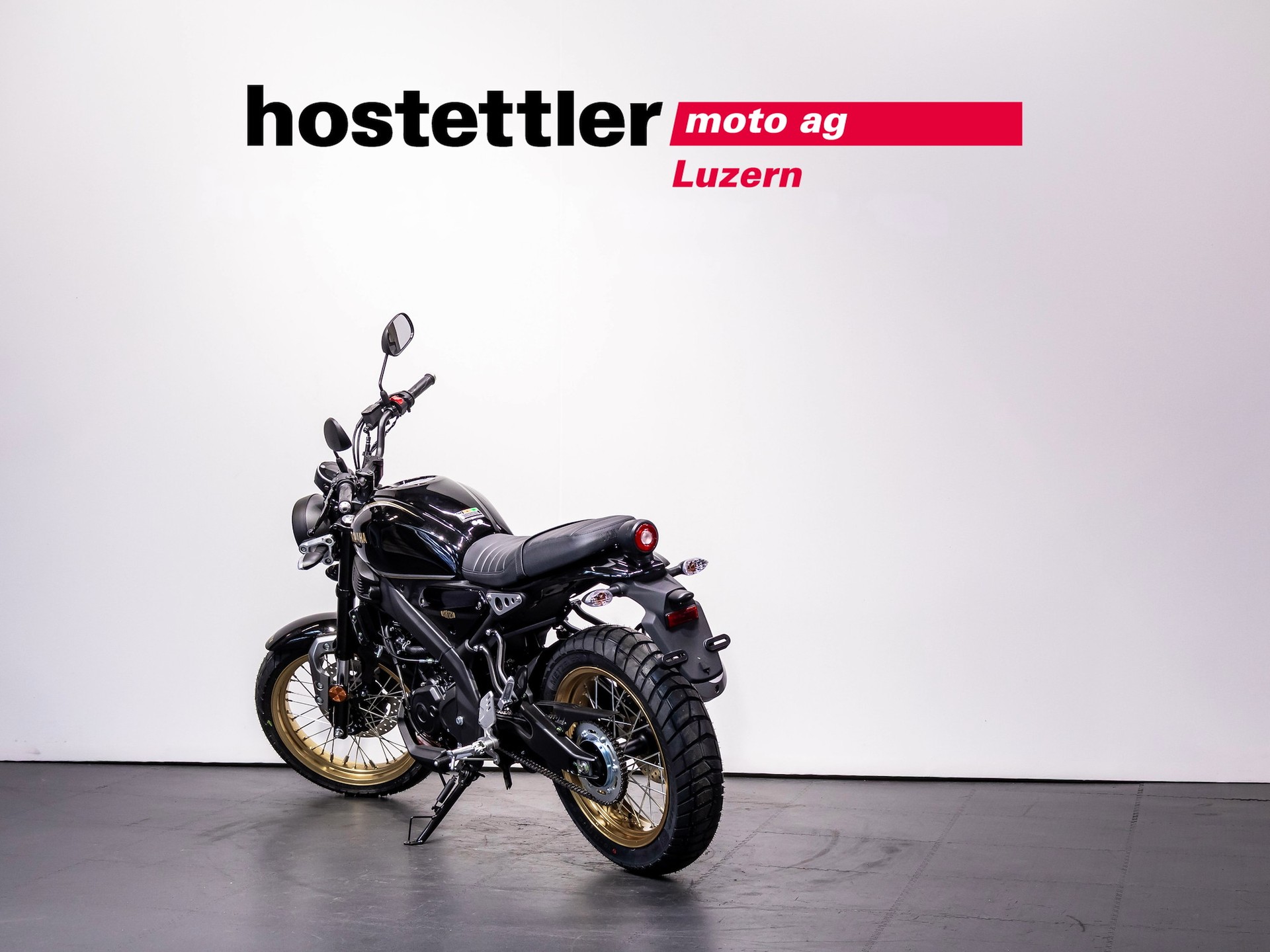 YAMAHA XSR 125 Legacy-showroom-element-3