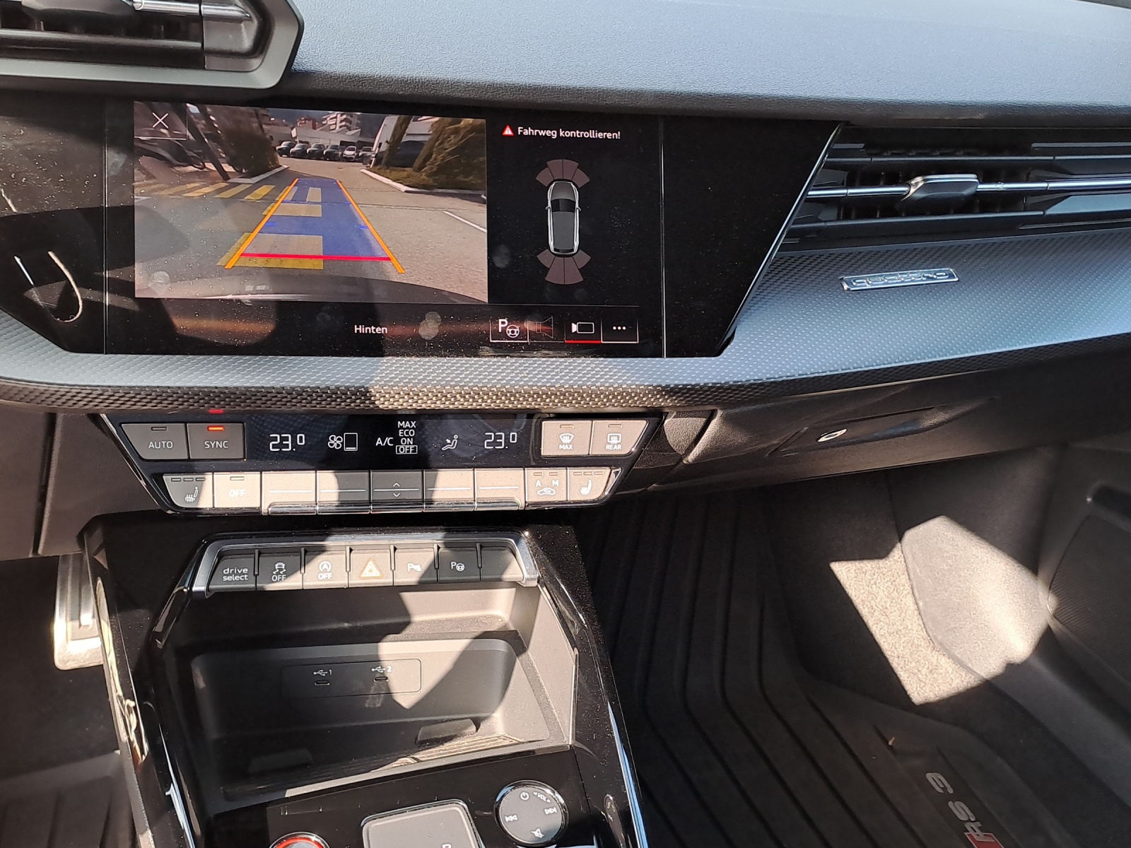 AUDI RS3 Sportback 2.5 TSI quattro S-tronic-image-10