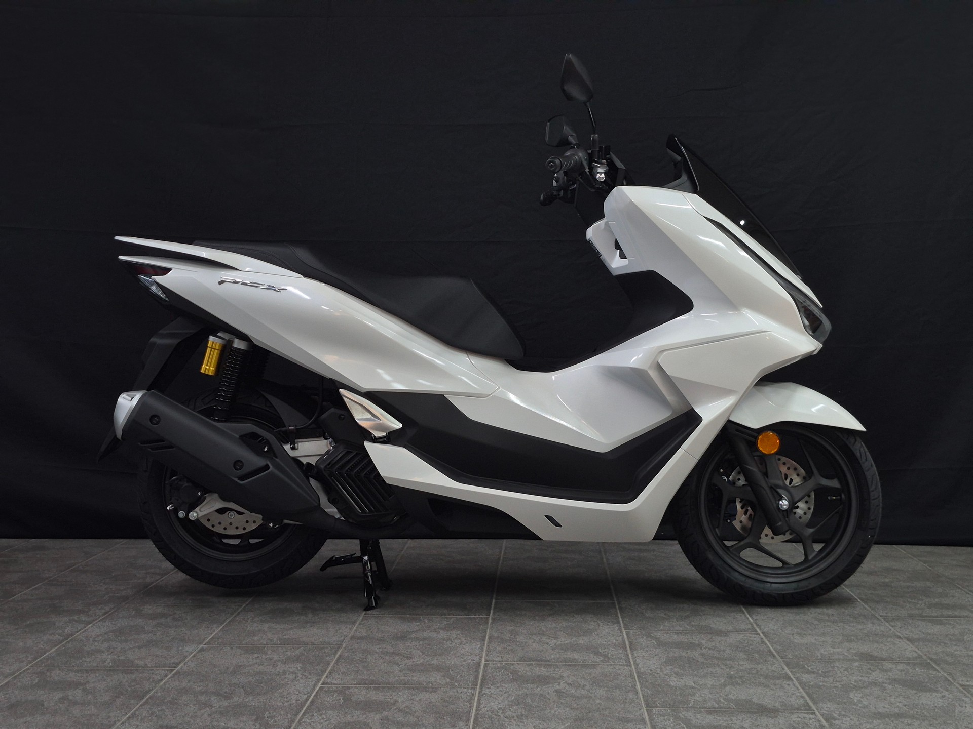 HONDA PCX 125 DX TFT. connectivity-image-3