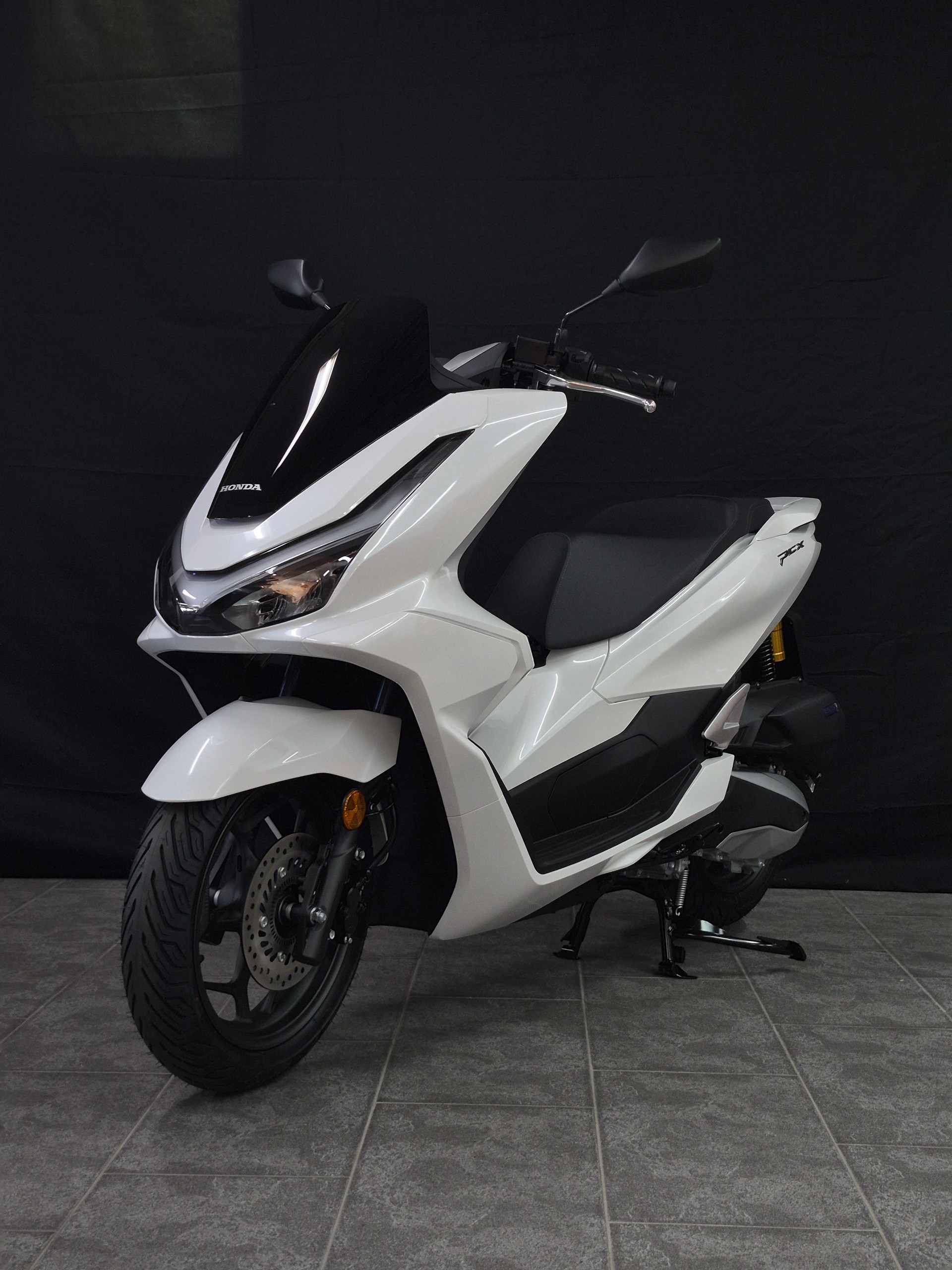 HONDA PCX 125 DX TFT. connectivity-image-13