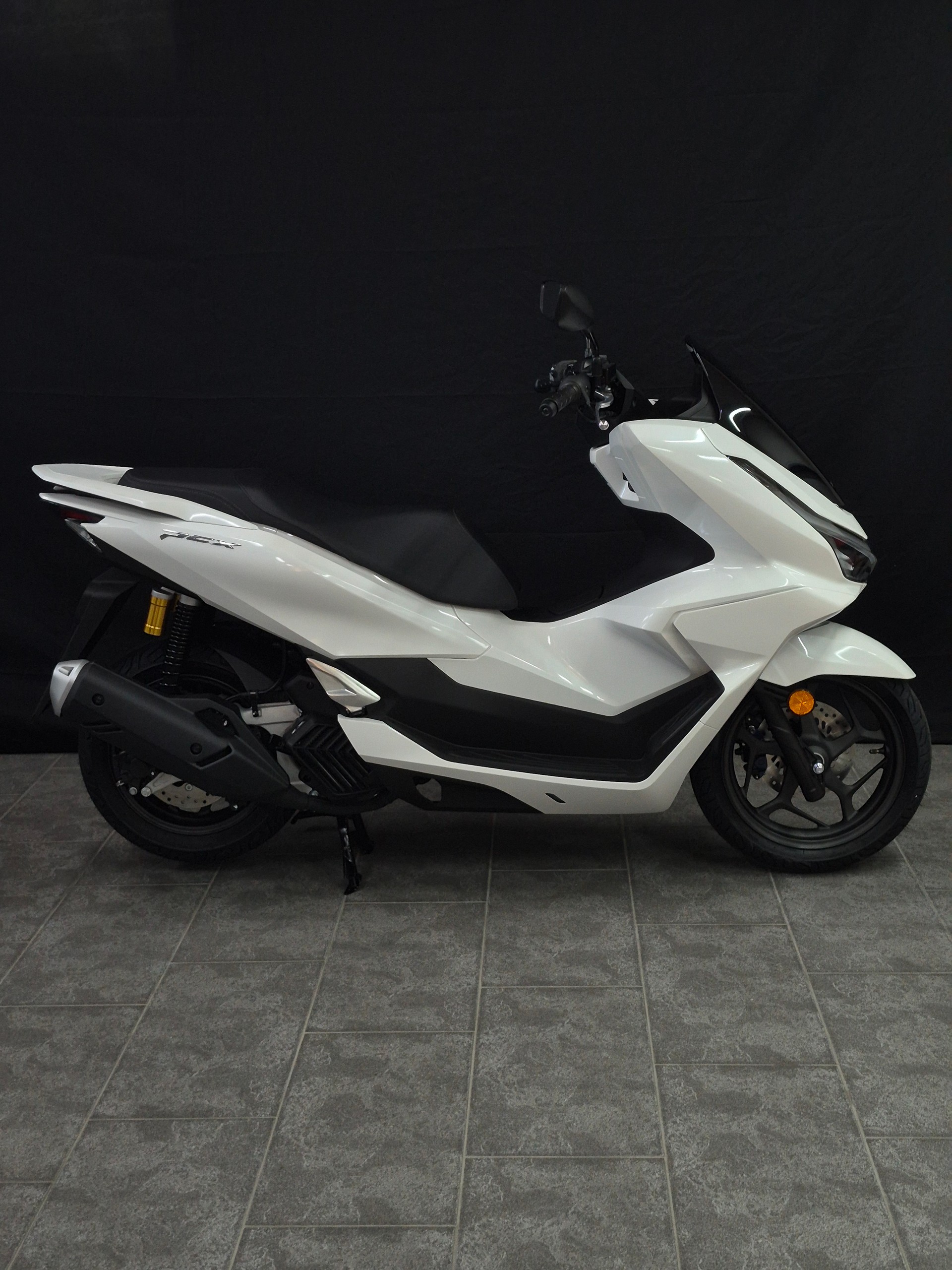 HONDA PCX 125 DX TFT. connectivity-image-1