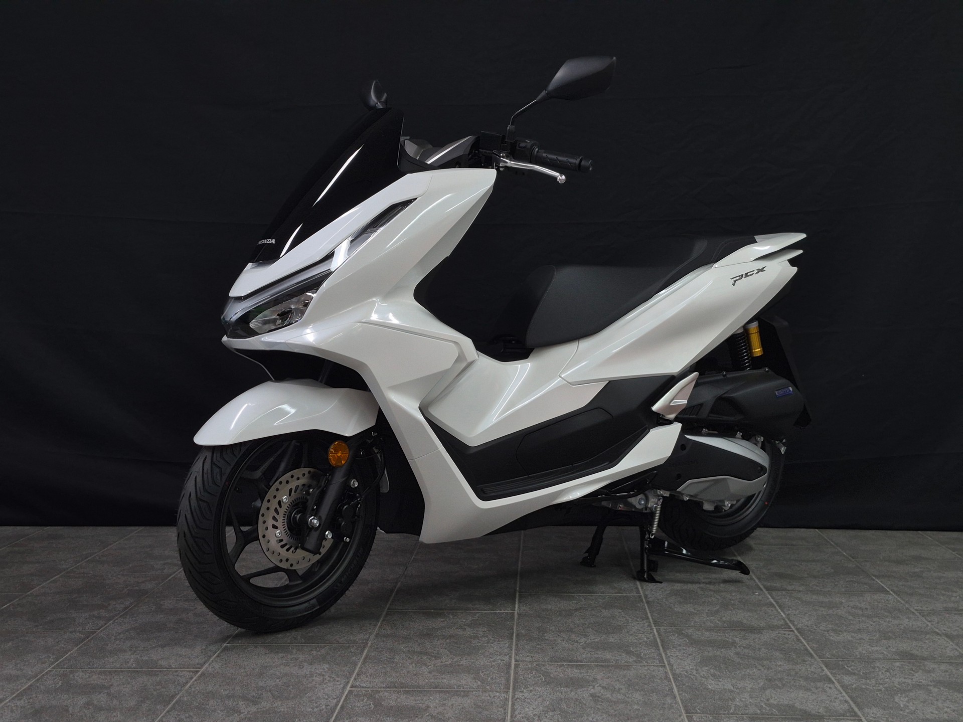 HONDA PCX 125 DX TFT. connectivity-image-2