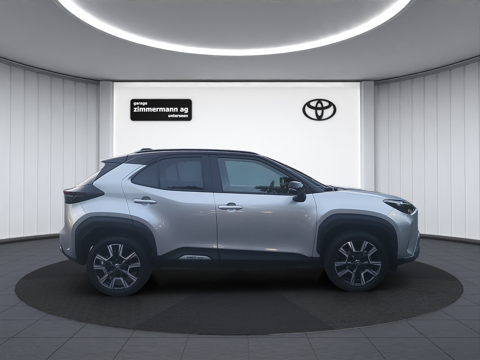 TOYOTA Yaris Cross 1.5 VVT-i HSD Premiere Edition AWD-i-image-4