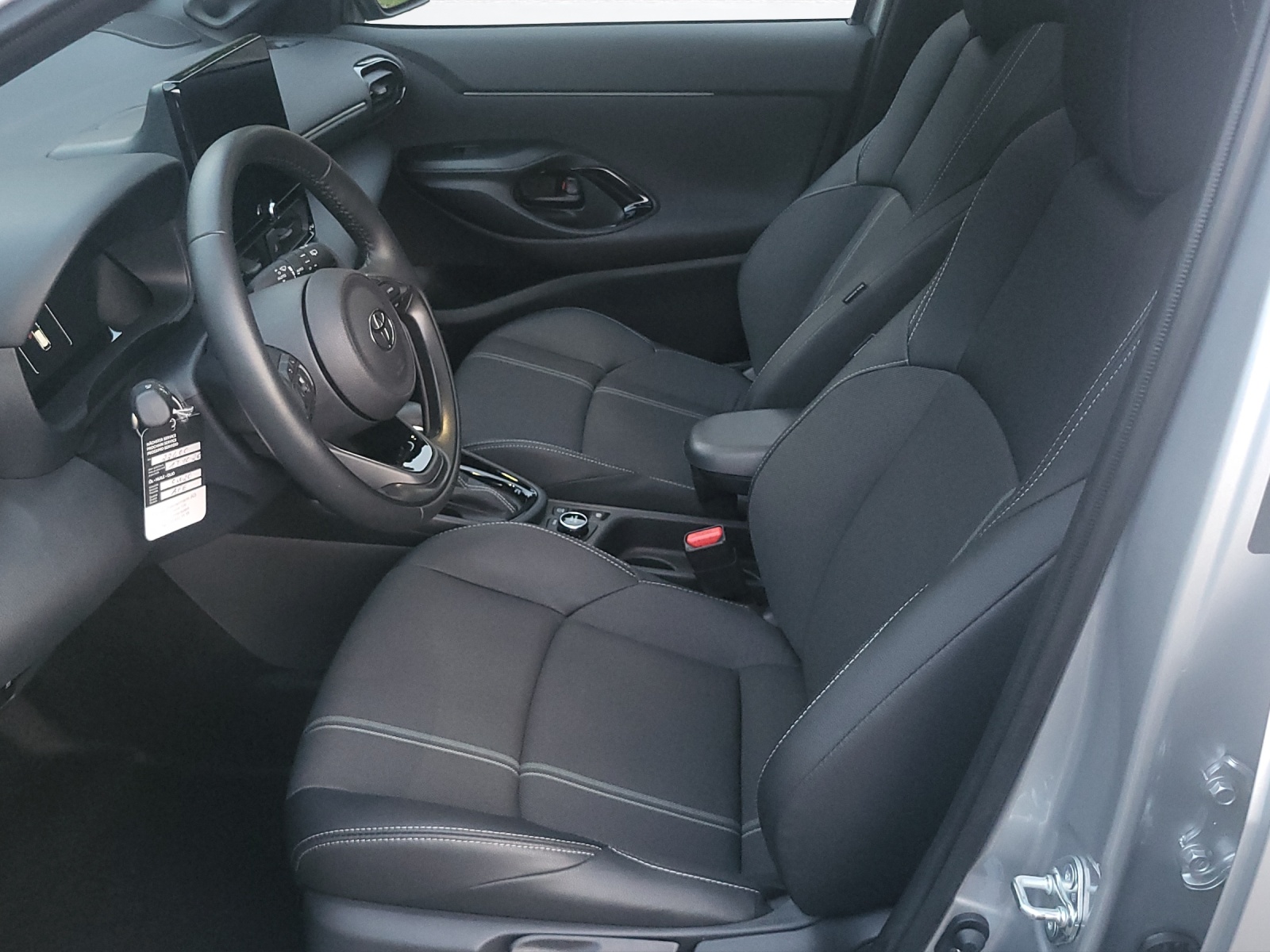 TOYOTA Yaris Cross 1.5 VVT-i HSD Premiere Edition AWD-i-image-12