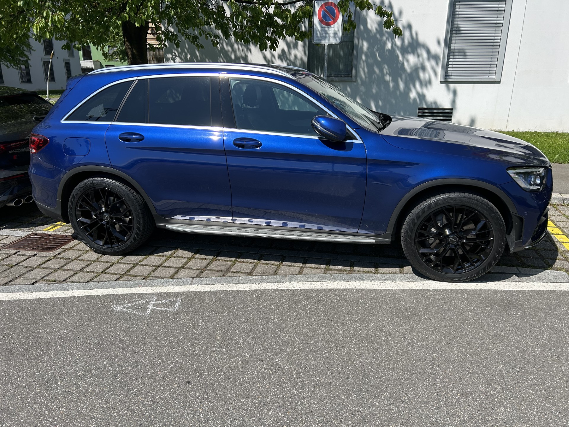 MERCEDES-BENZ GLC 200 AMG Line 4m