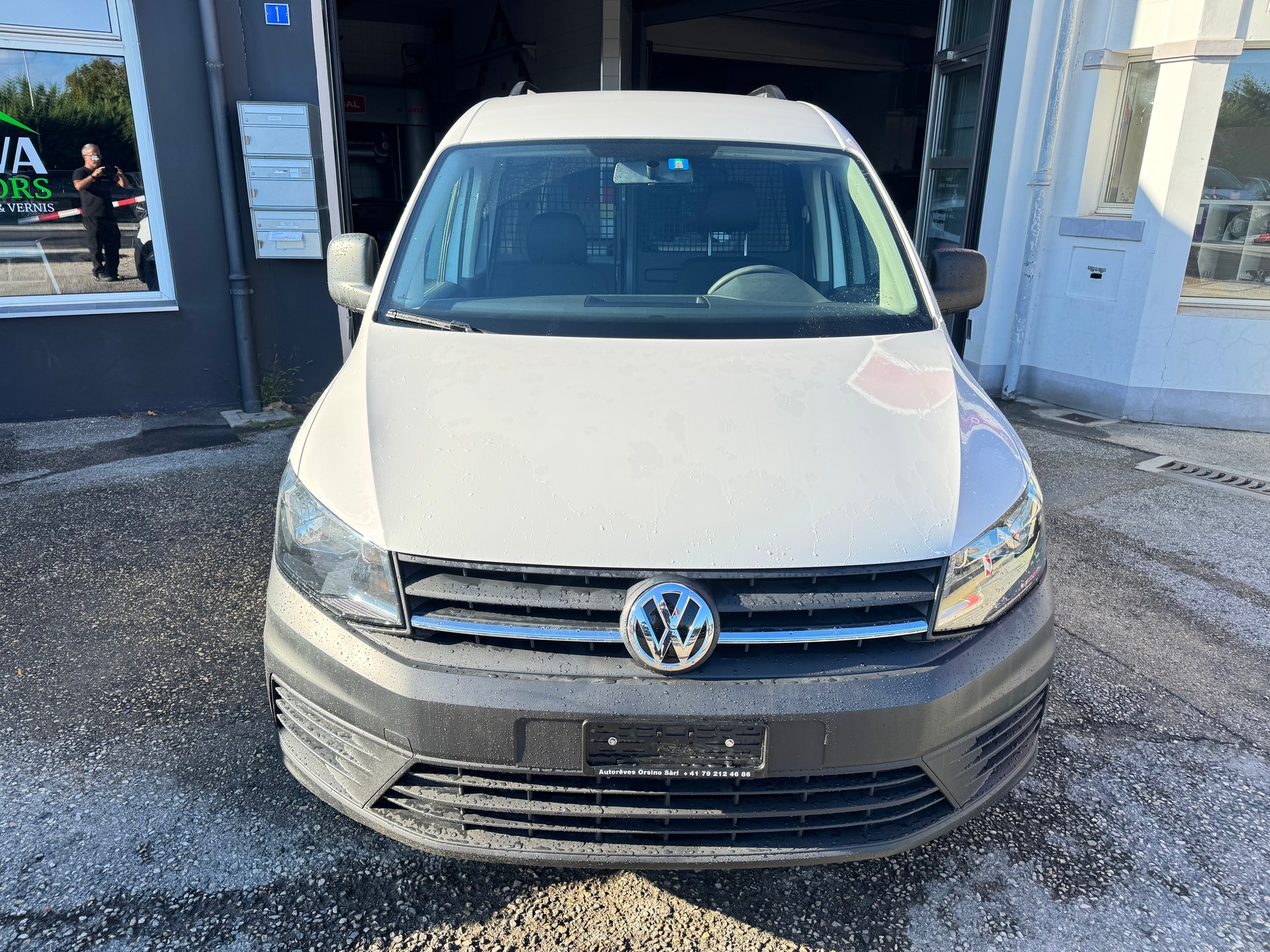 VW CADDY-showroom-element-1