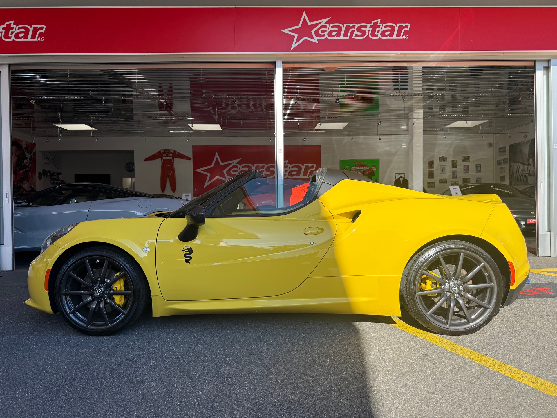 ALFA ROMEO 4C Spider 1750 TBi TCT-showroom-element-1