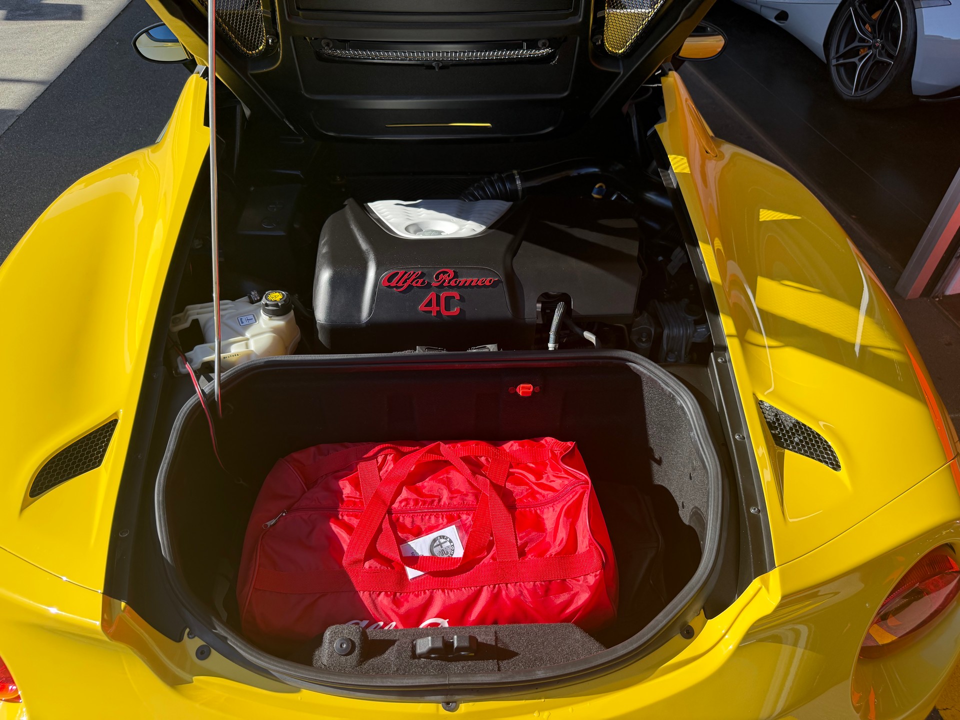 ALFA ROMEO 4C Spider 1750 TBi TCT-image-11