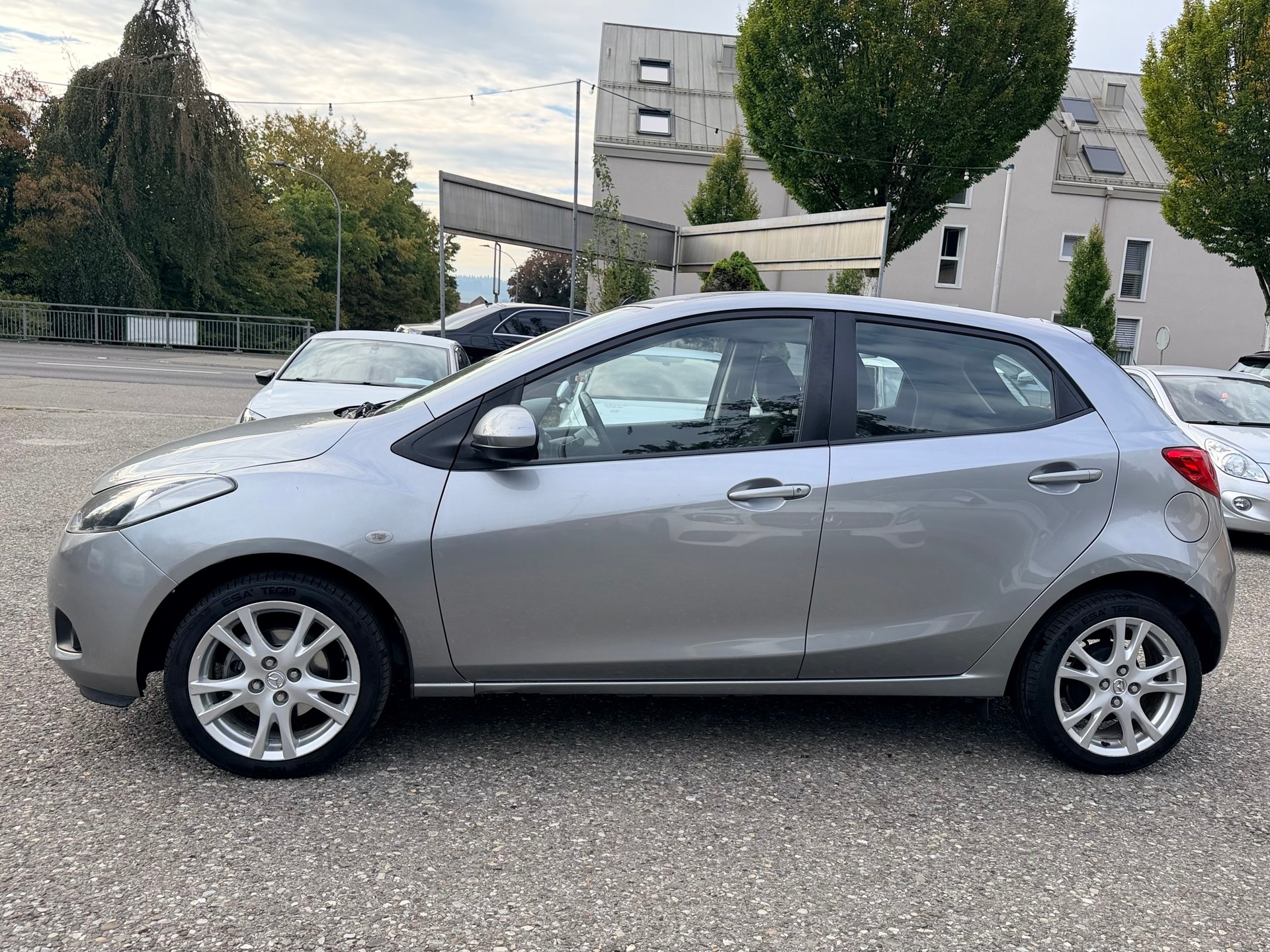 MAZDA 2 1.5i 16V Exclusive Automatic-image-4
