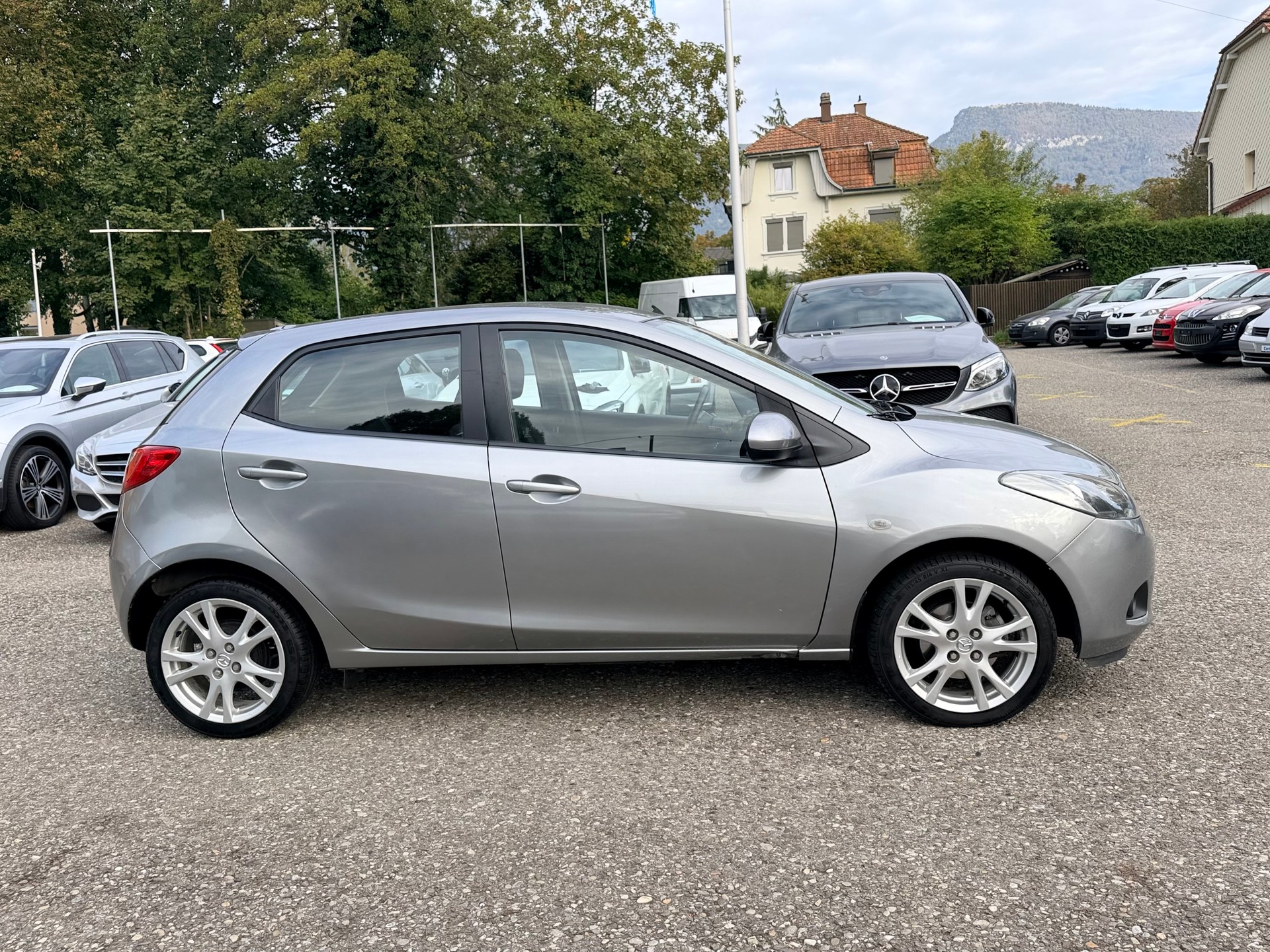 MAZDA 2 1.5i 16V Exclusive Automatic-showroom-element-3
