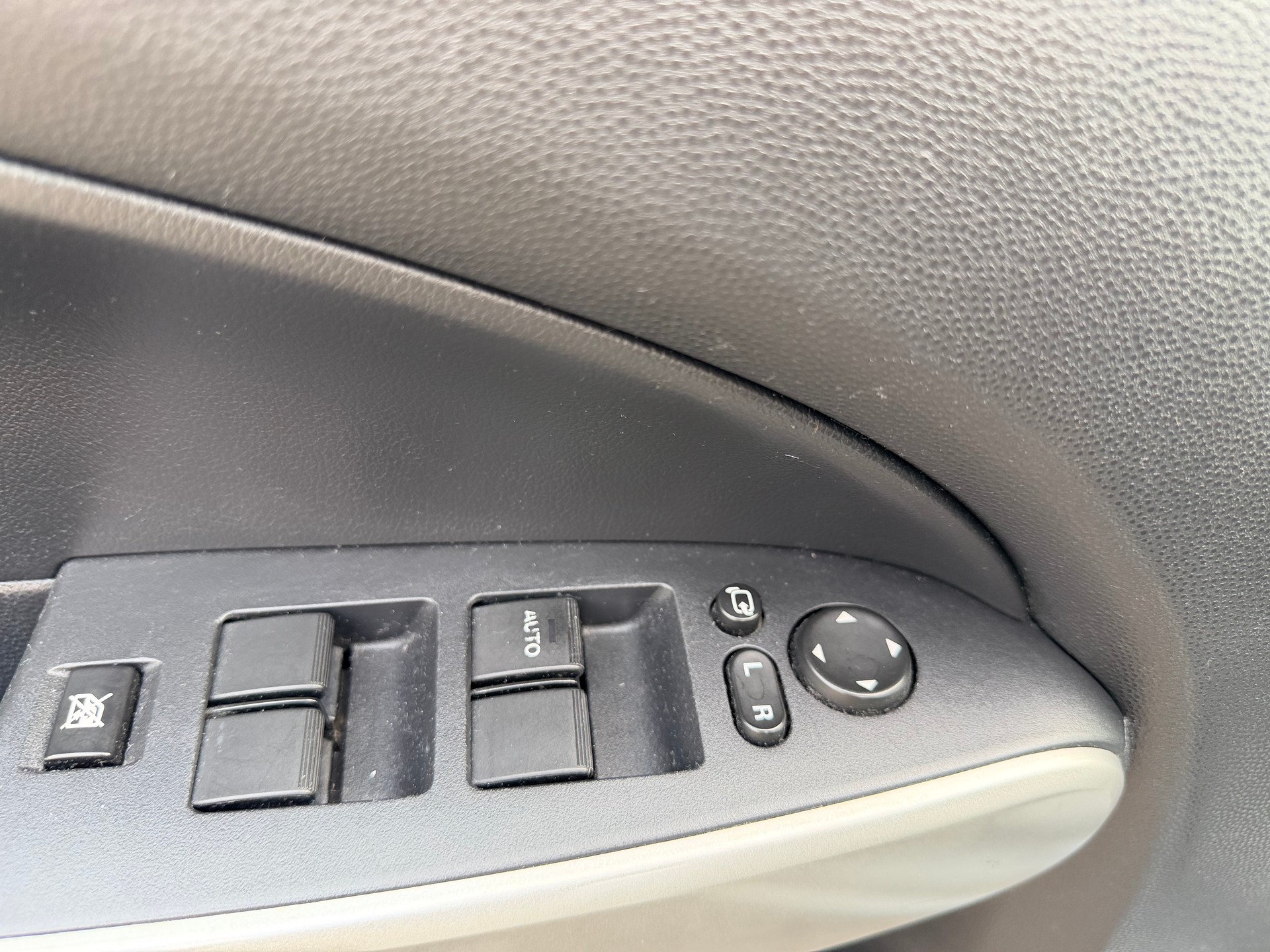 MAZDA 2 1.5i 16V Exclusive Automatic-image-15