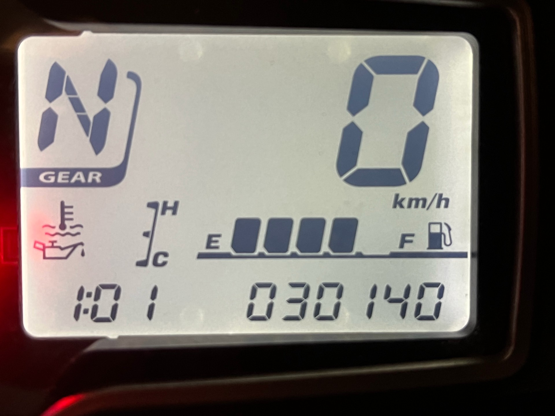 SUZUKI GSR 750 ABS-image-11