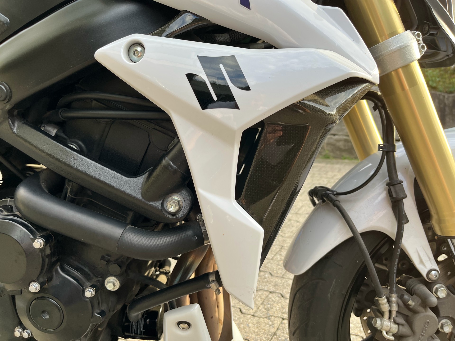 SUZUKI GSR 750 ABS-image-2