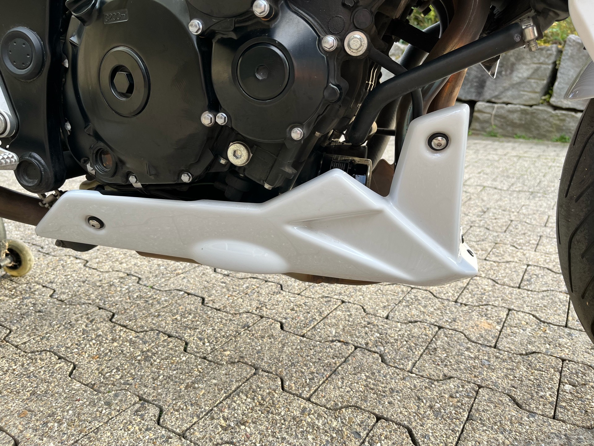 SUZUKI GSR 750 ABS-image-3