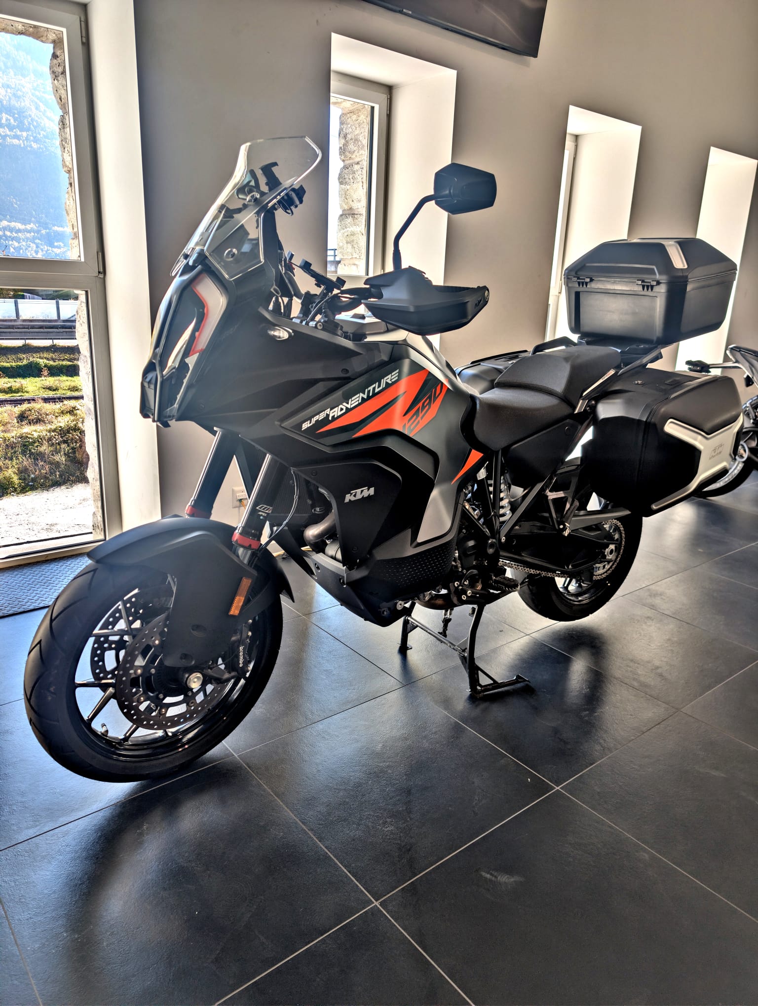KTM R-image-1