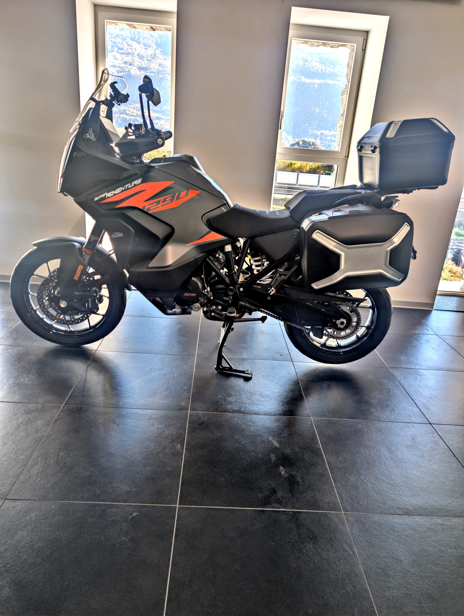 KTM R-image-2