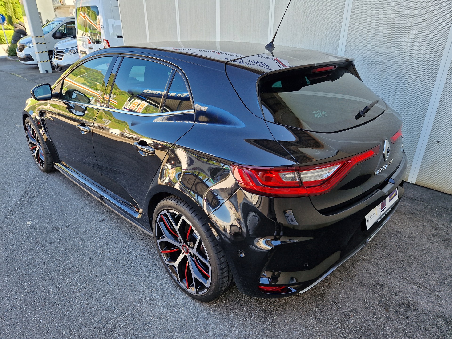 RENAULT Mégane Sport 1.8 T Trophy EDC-showroom-element-3