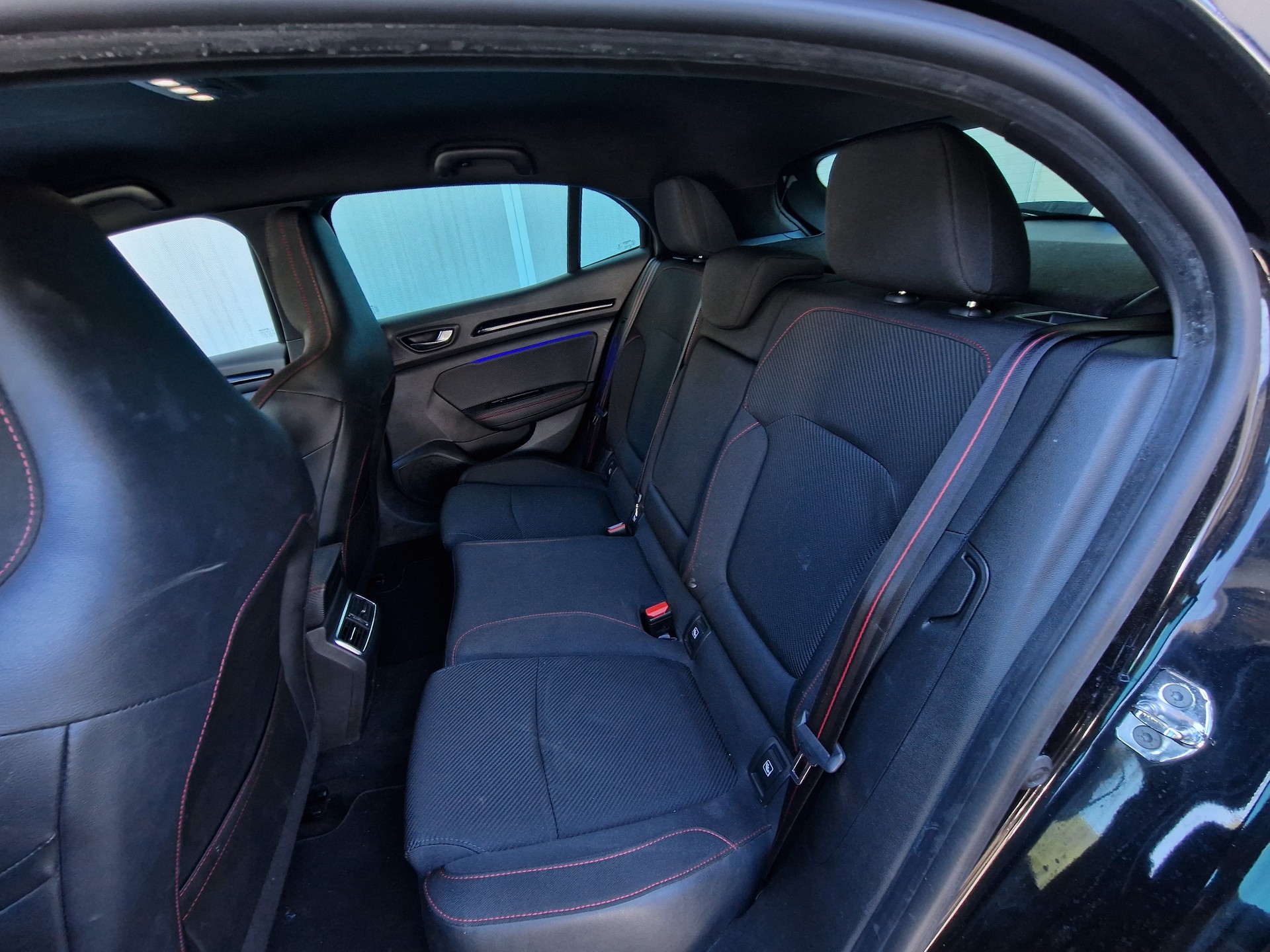 RENAULT Mégane Sport 1.8 T Trophy EDC-image-5