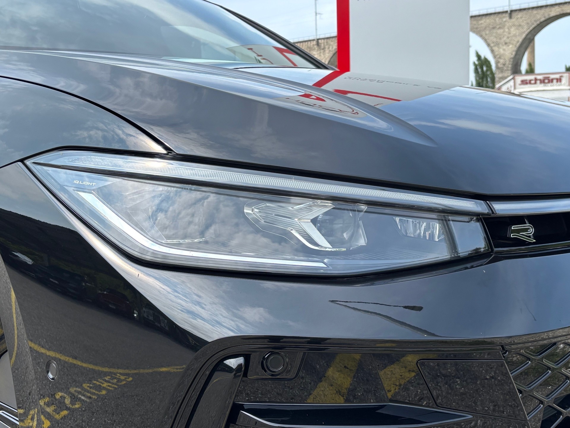 VW Passat Variant 2.0 TDI evo R-Line 4Motion-image-3