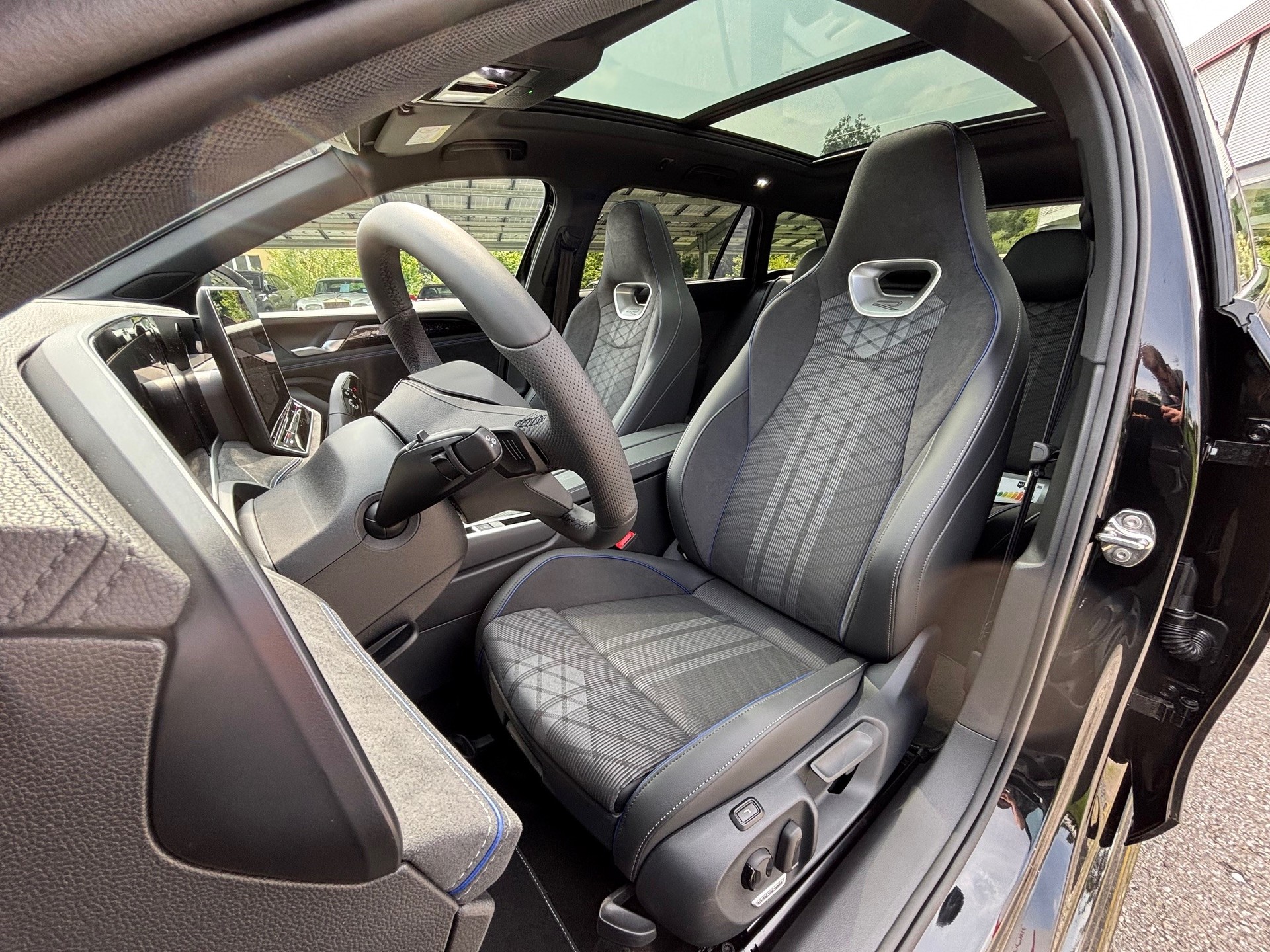 VW Passat Variant 2.0 TDI evo R-Line 4Motion-image-8