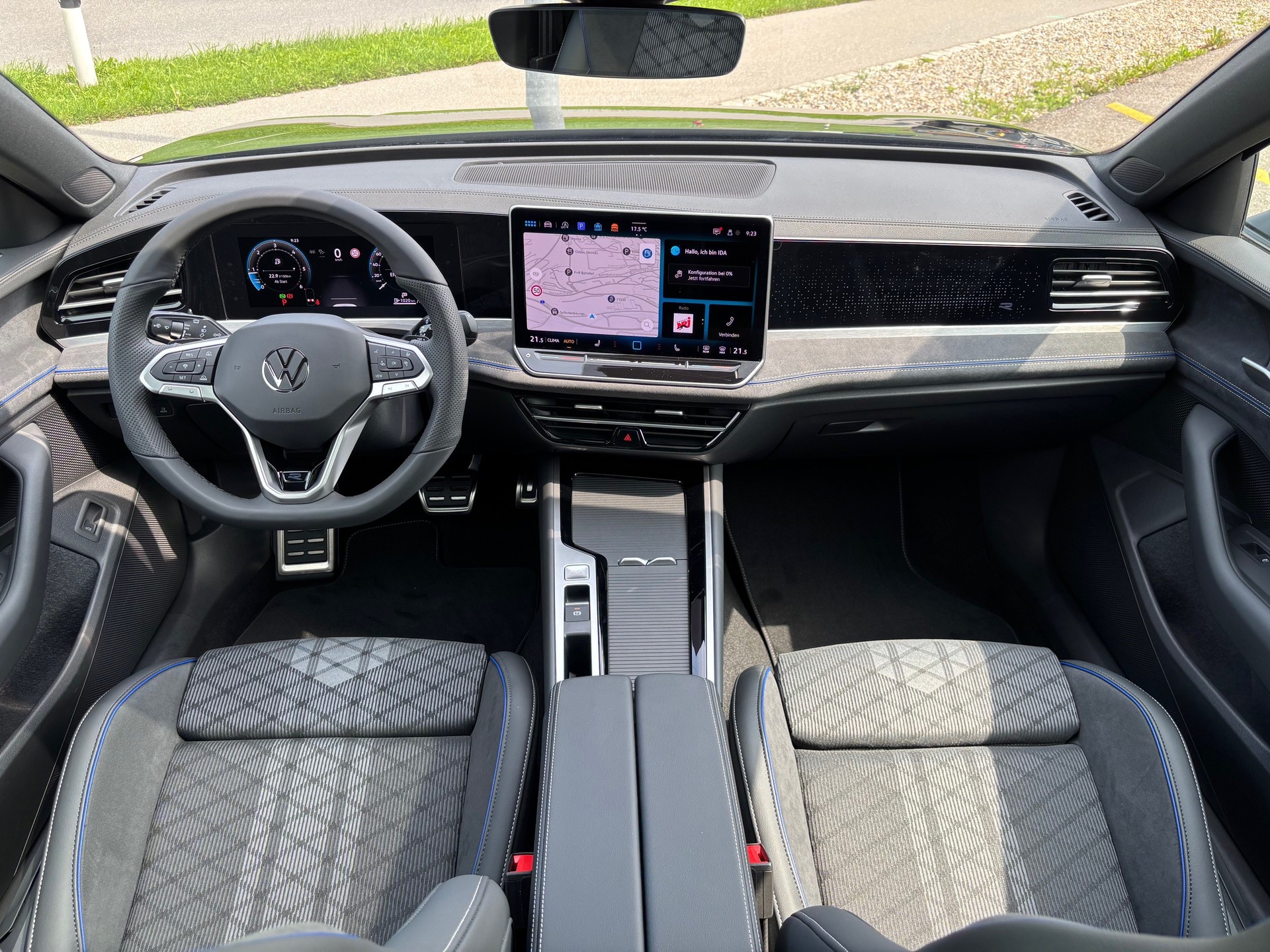 VW Passat Variant 2.0 TDI evo R-Line 4Motion-image-5