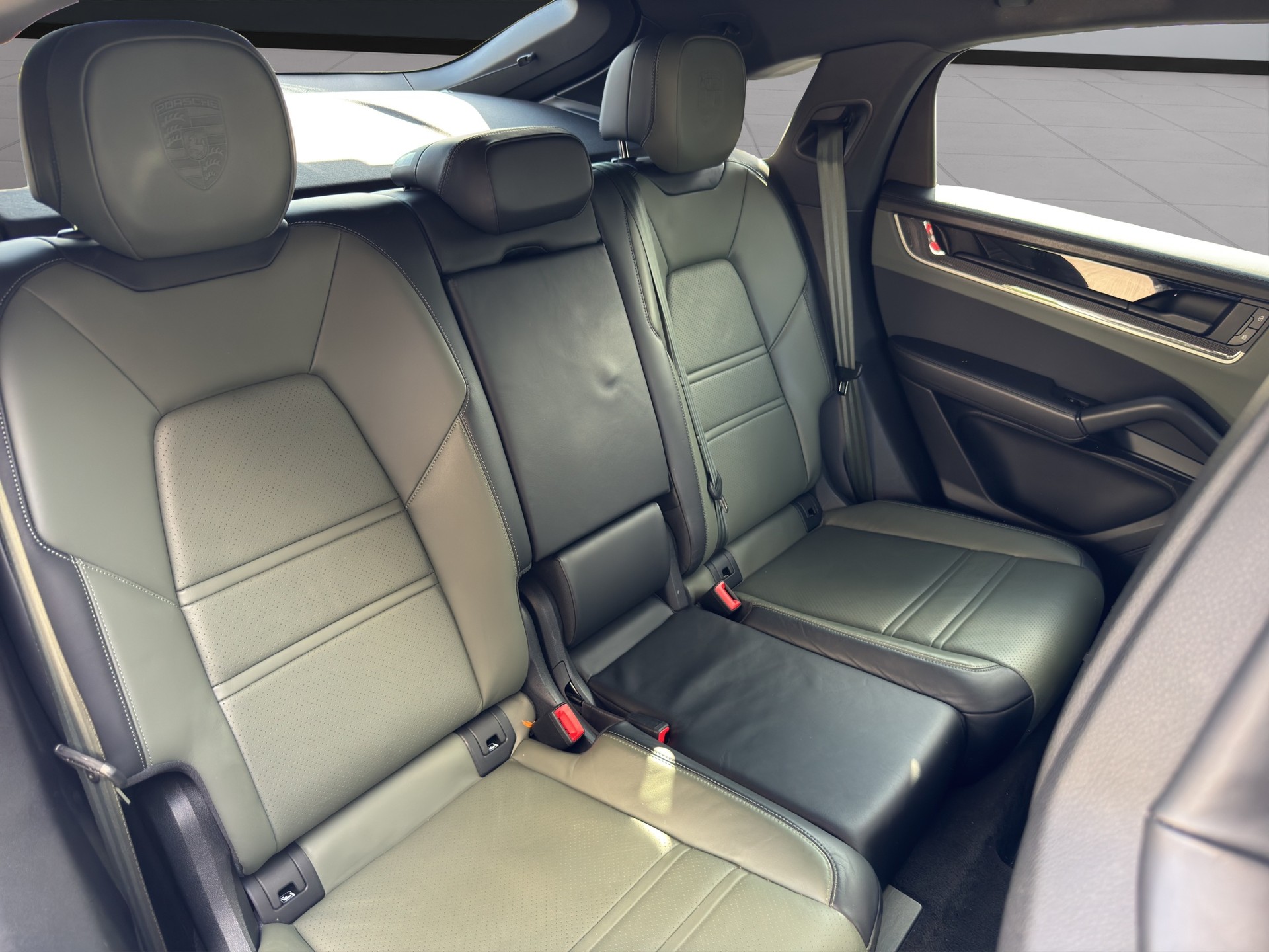 PORSCHE Cayenne Coupé E-Hybrid Tiptronic-image-16