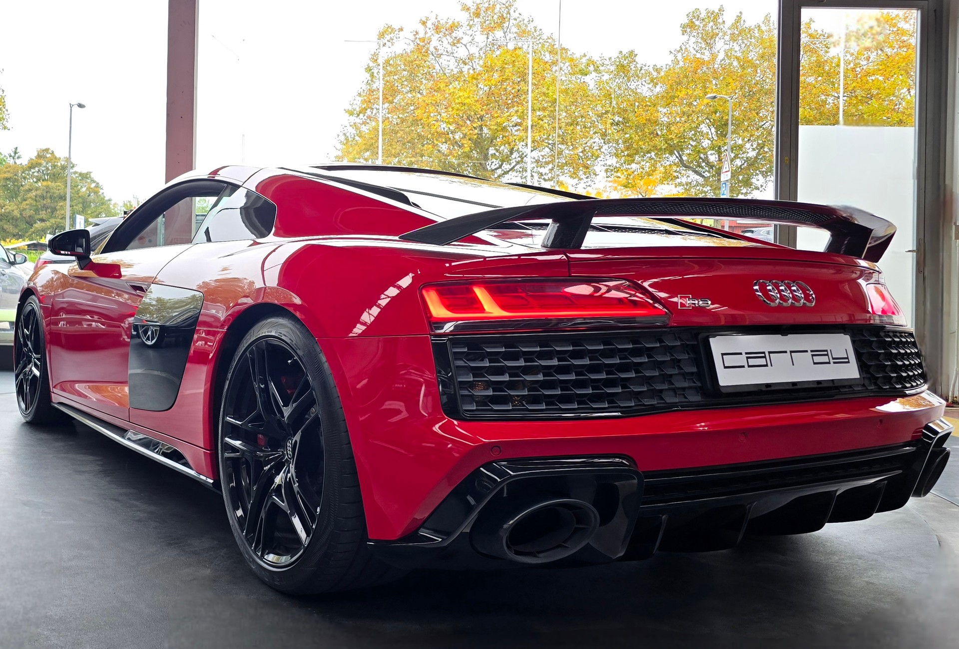 AUDI R8 5.2 V10 Coupé Performance Quattro S-tronic-image-10