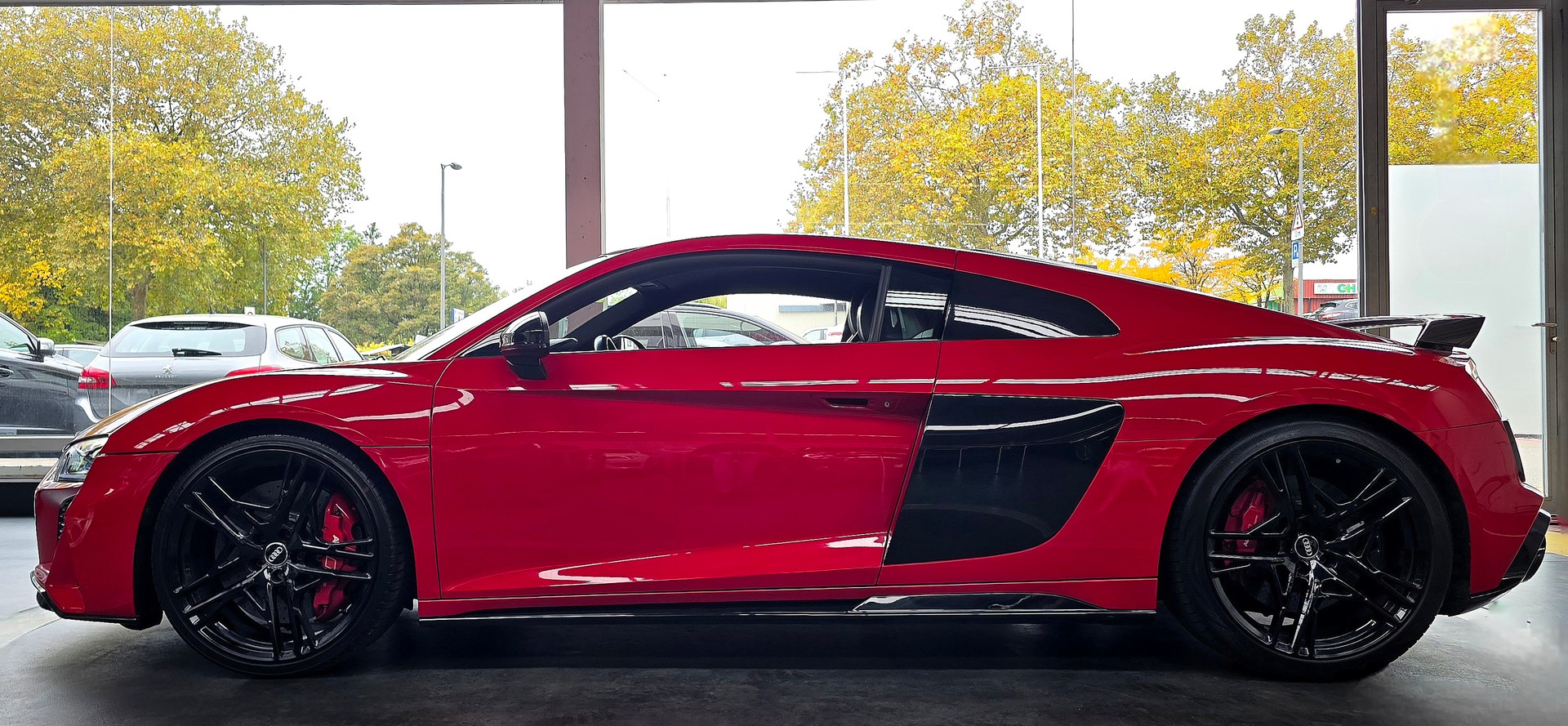 AUDI R8 5.2 V10 Coupé Performance Quattro S-tronic-image-12