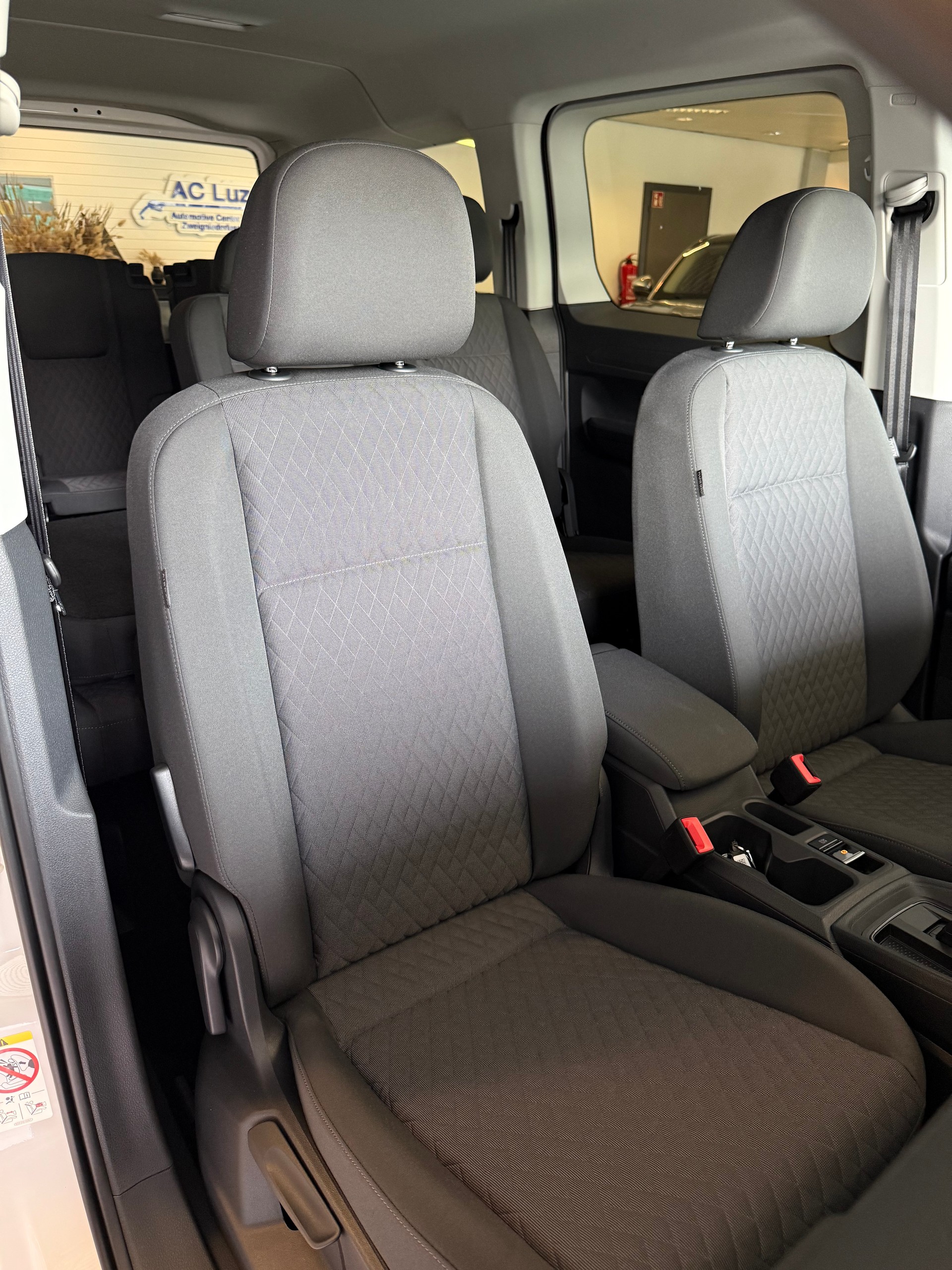 VW Caddy Maxi 1.5 TSI Plug in Hybrid DSG EDITION-image-12