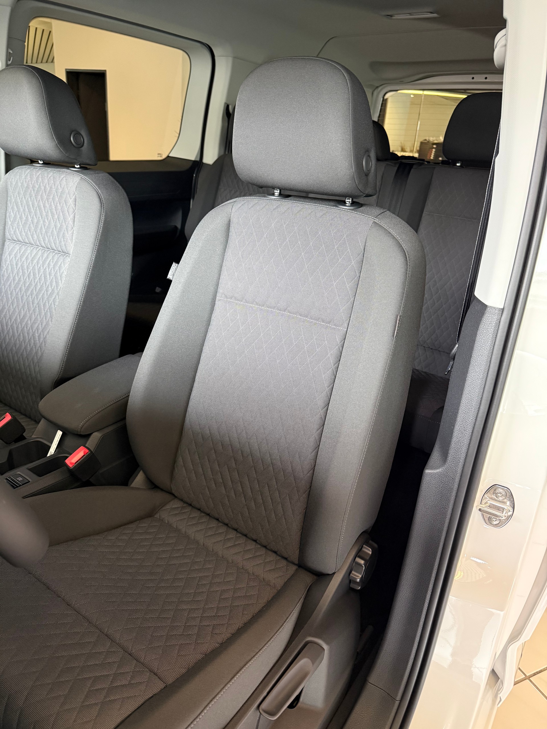 VW Caddy Maxi 1.5 TSI Plug in Hybrid DSG EDITION-image-5