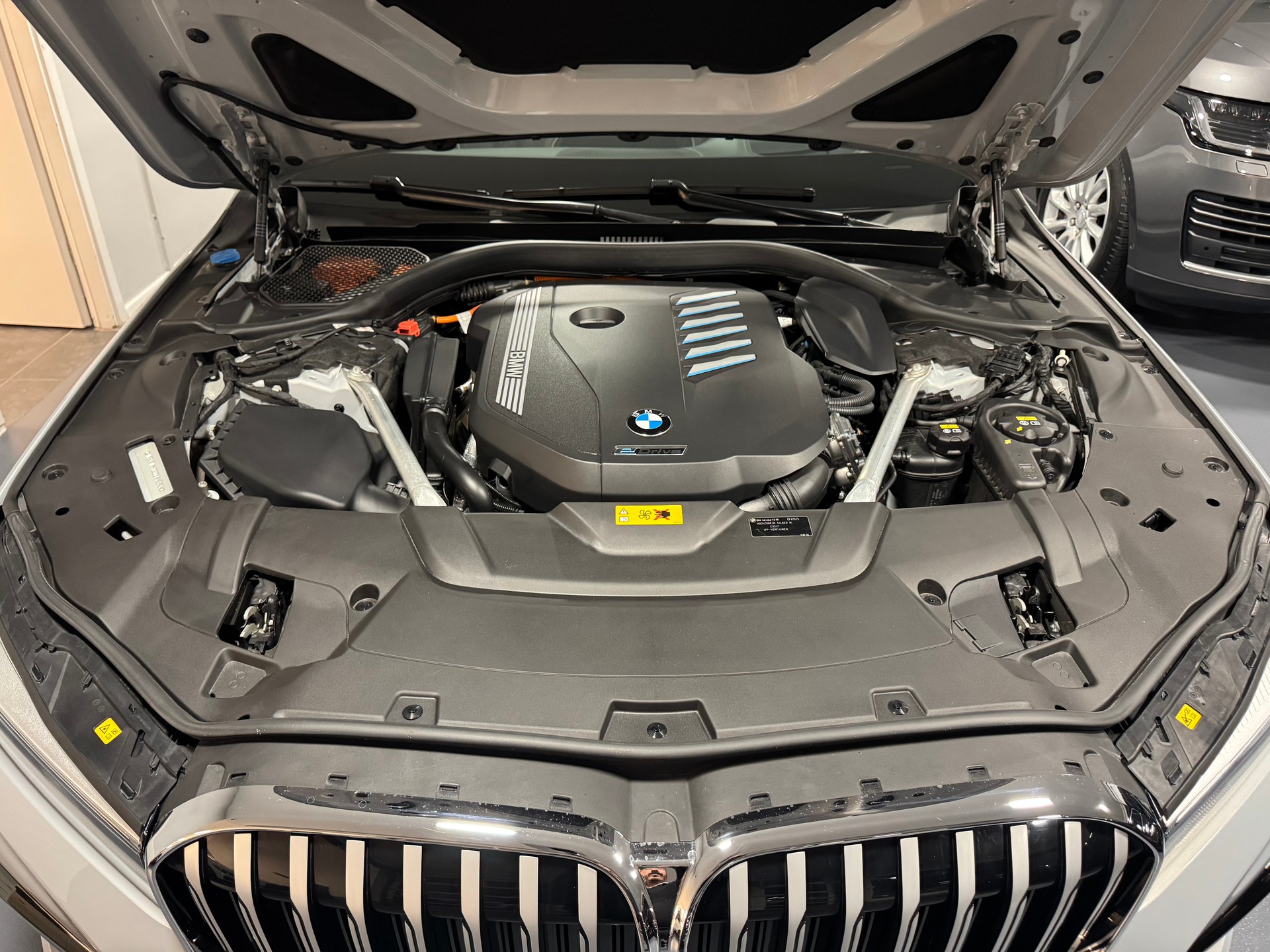 BMW 745Le xDrive M Sport Steptronic-image-30