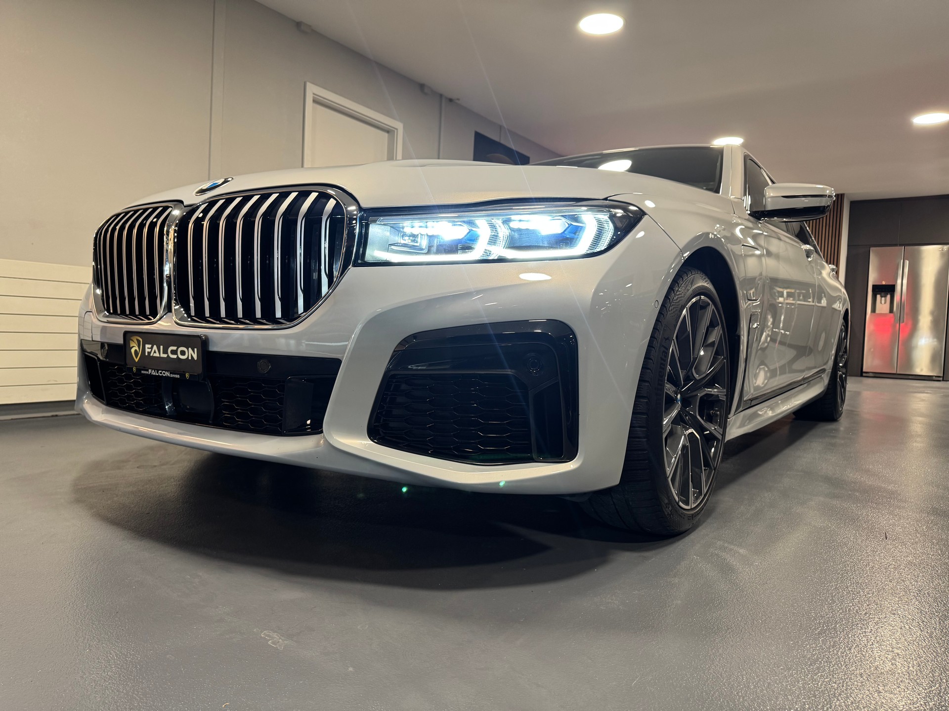 BMW 745Le xDrive M Sport Steptronic-image-34