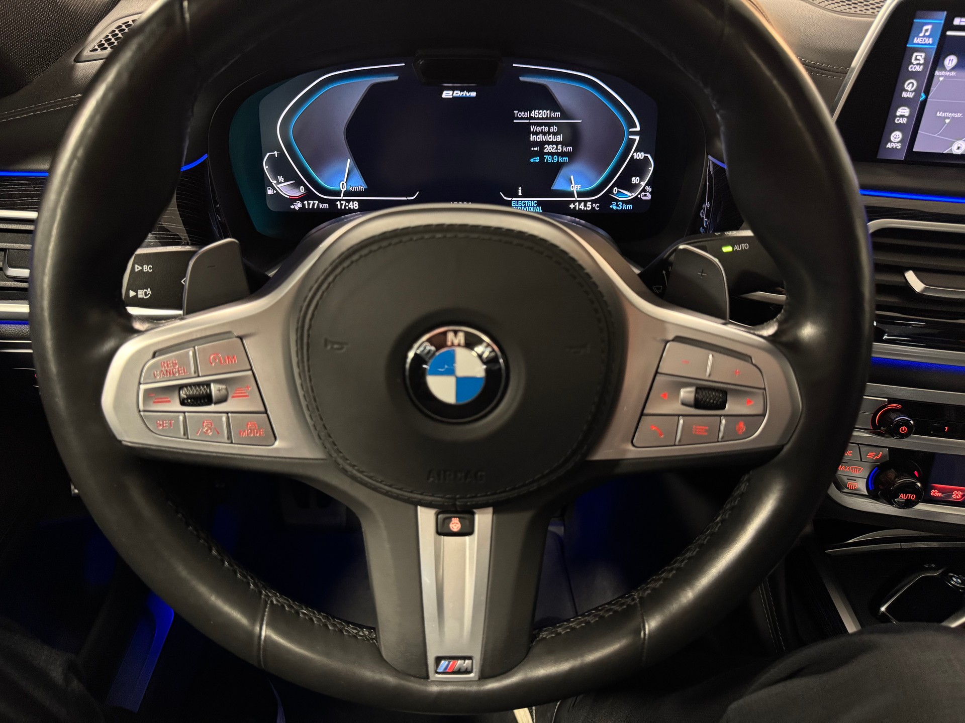 BMW 745Le xDrive M Sport Steptronic-image-17
