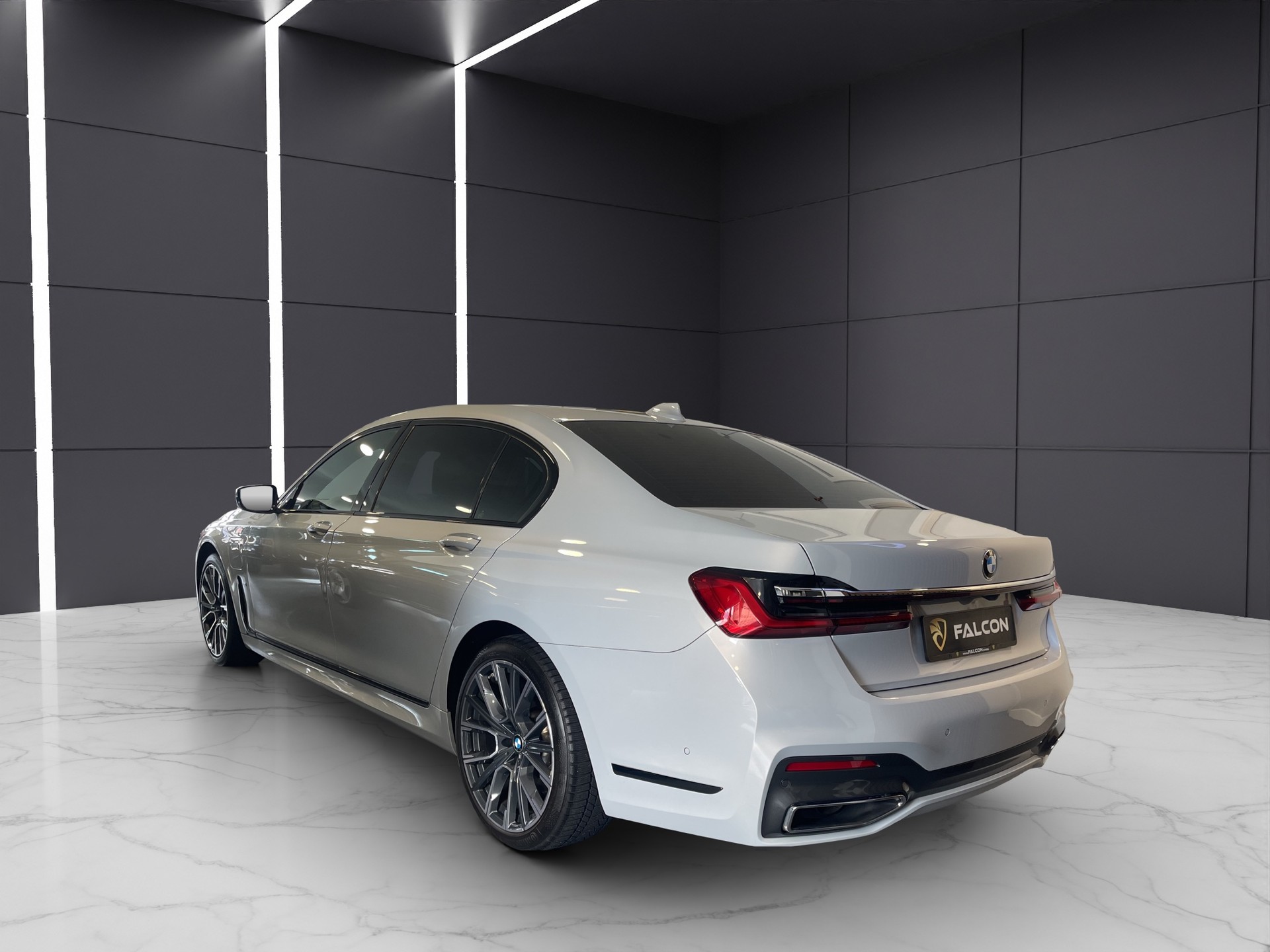 BMW 745Le xDrive M Sport Steptronic-showroom-element-3