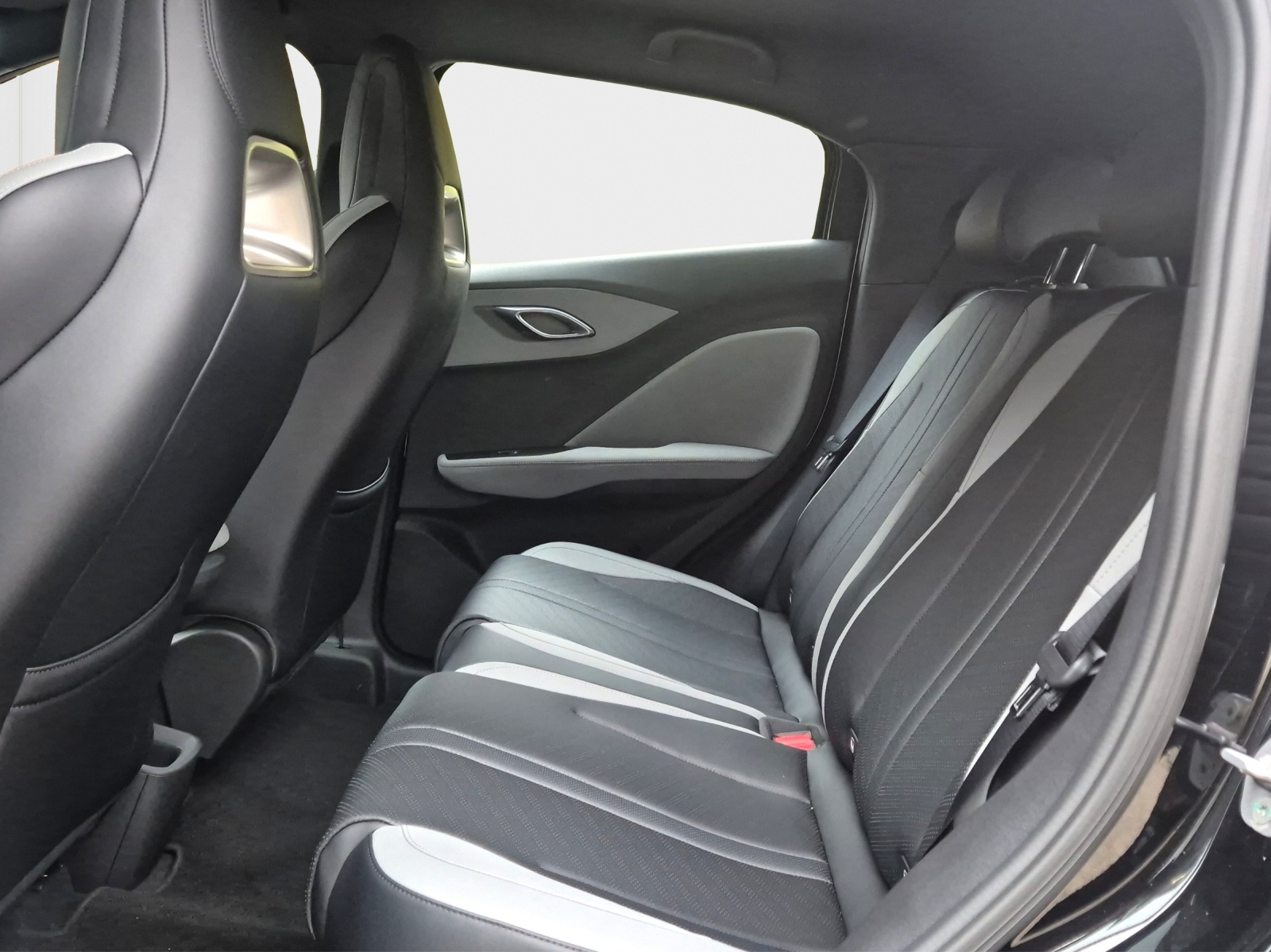 BYD Dolphin Surf 43 kWh Boost-image-30