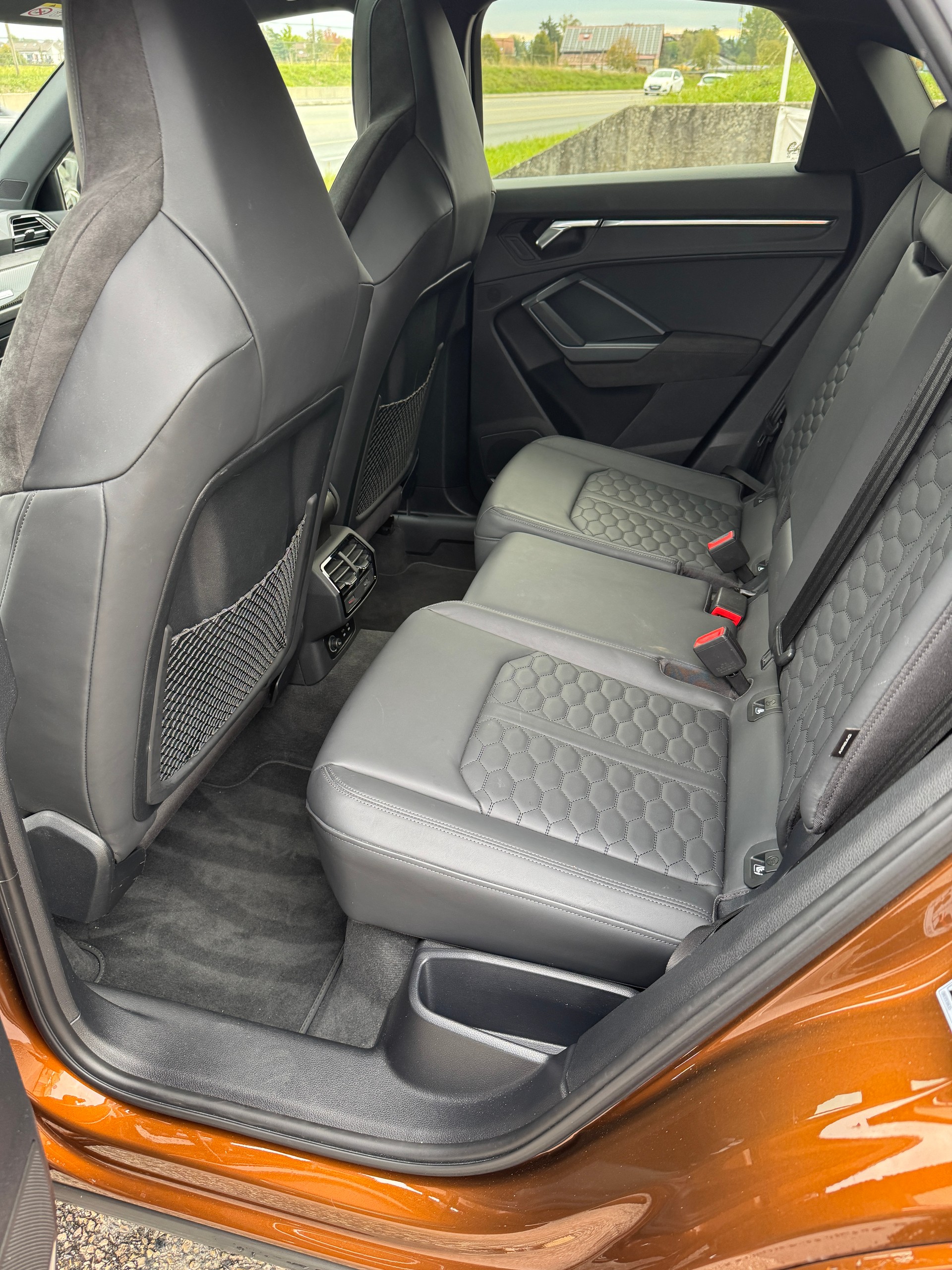 AUDI RS Q3 Sportback quattro S tronic-image-5