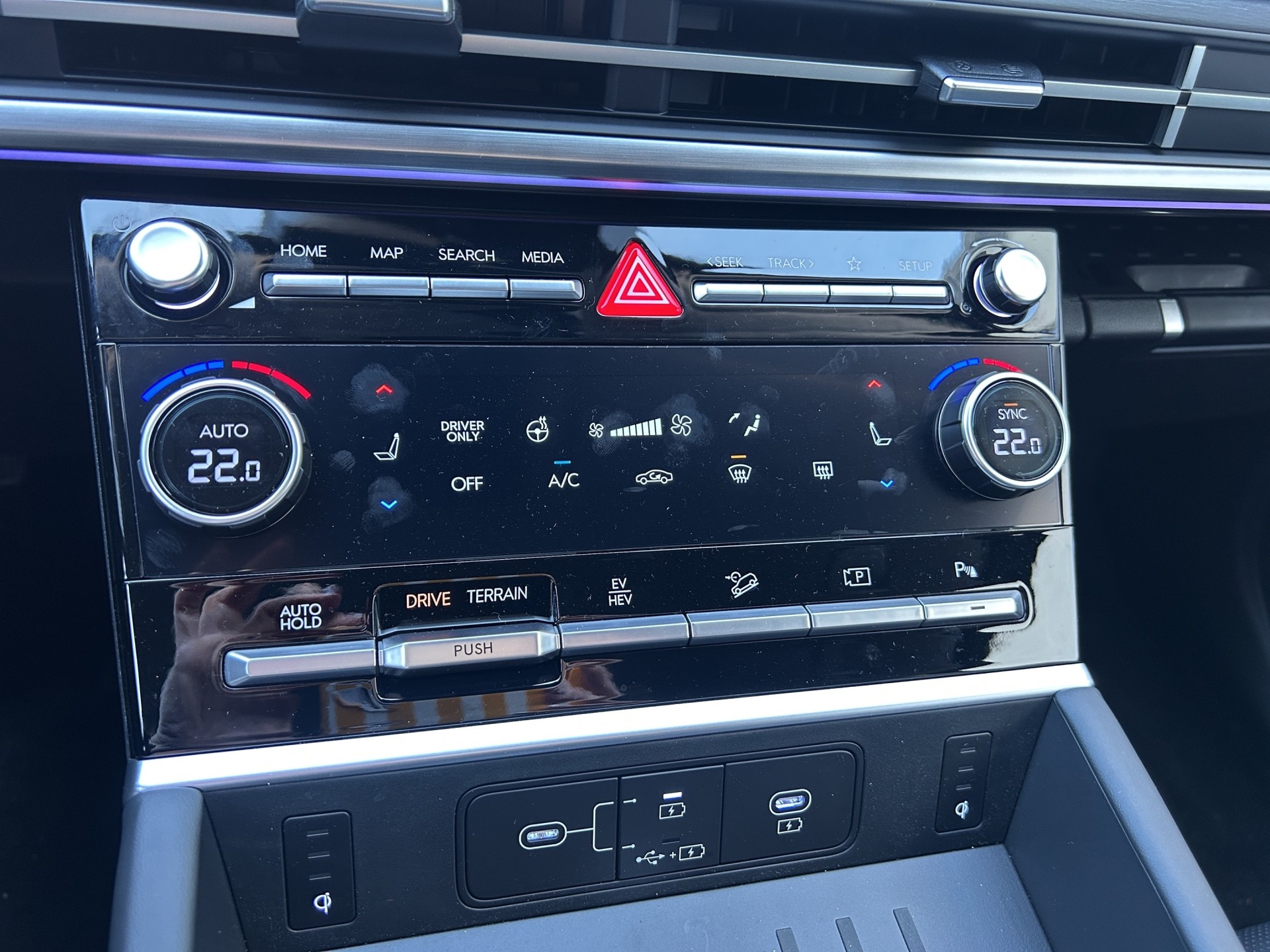 HYUNDAI Santa Fe 1.6 T-GDi PHEV Vertex-image-12