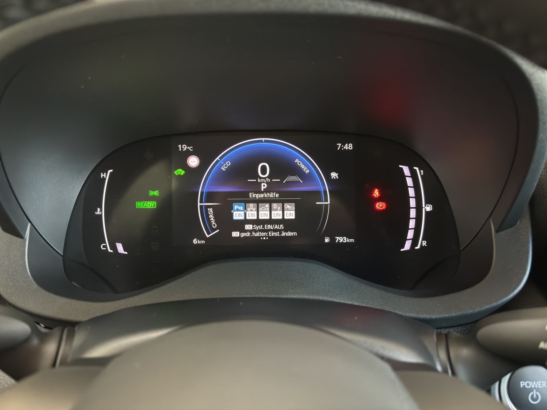 TOYOTA Yaris Cross 1.5 Trend e-CVT-image-24
