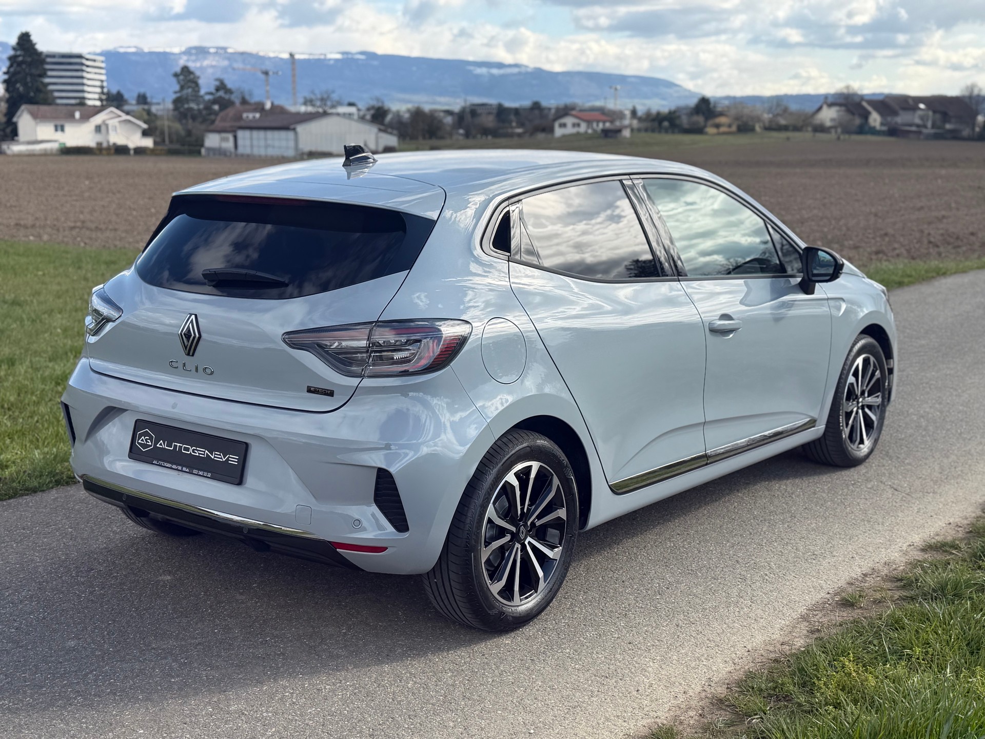 RENAULT Clio 1.6 E-Tech Evolution-image-9