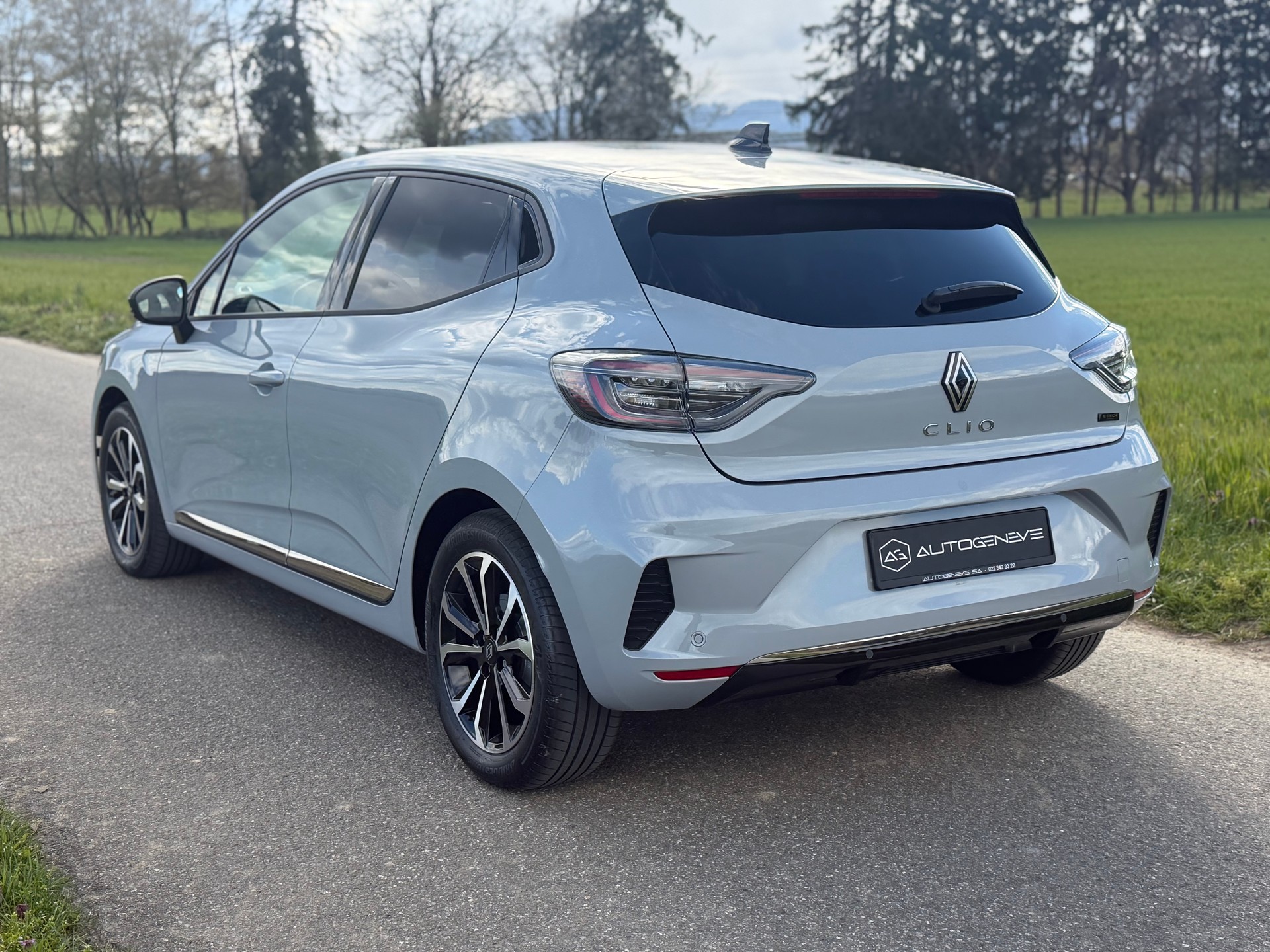 RENAULT Clio 1.6 E-Tech Evolution-image-6